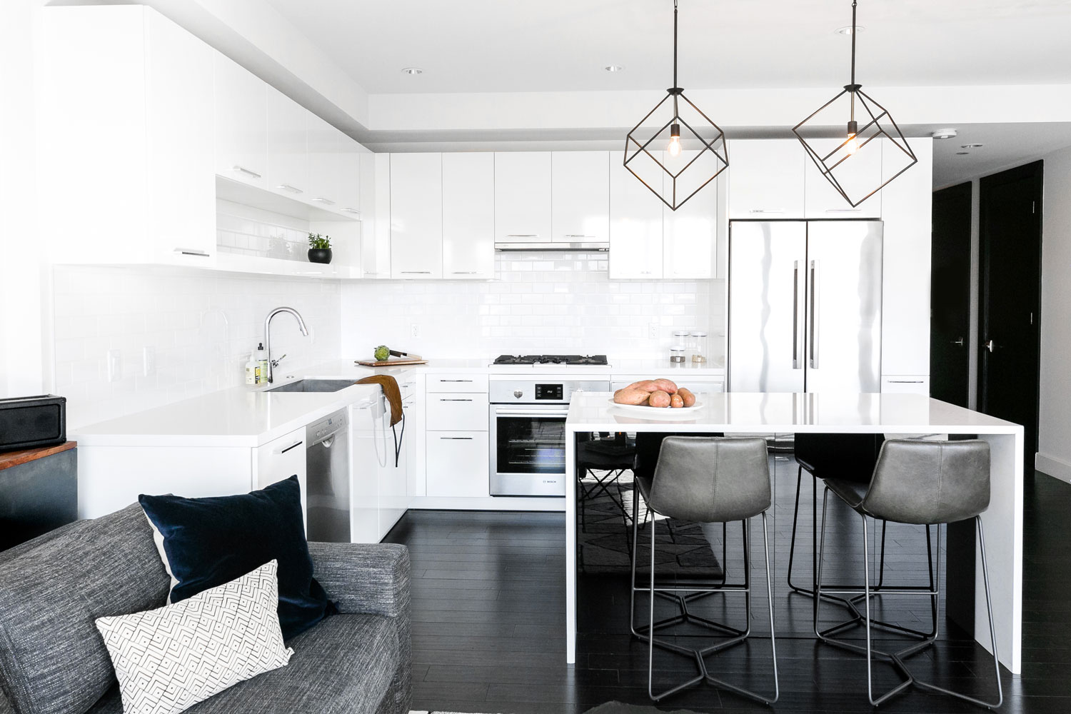Modern Architecture, Minimal Accents