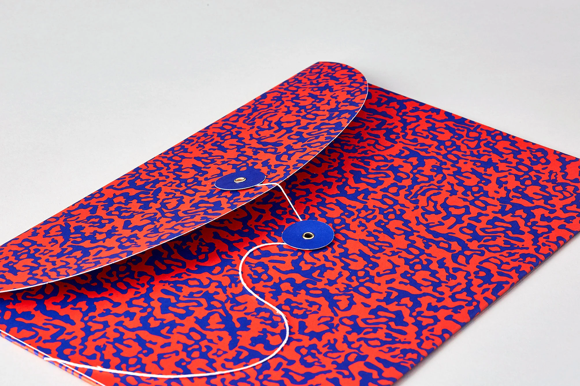 ripple-red-blue-documents-folder-leta-sobierajski-02.jpg