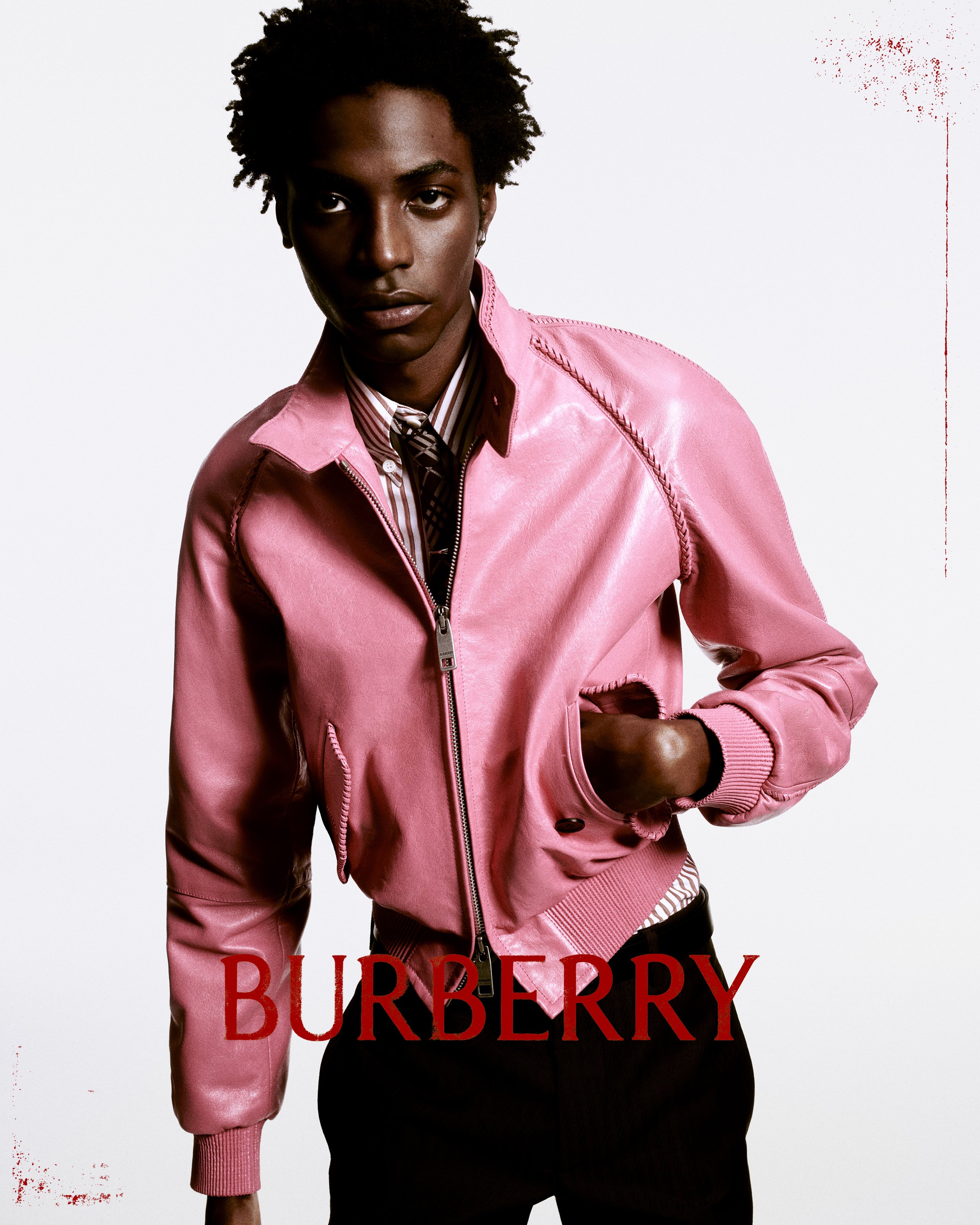 BURBERRY_2025_S26_RUNWAY_CAMPAIGN_sRGB_CROPPED_LOGO_17_4x5.jpg