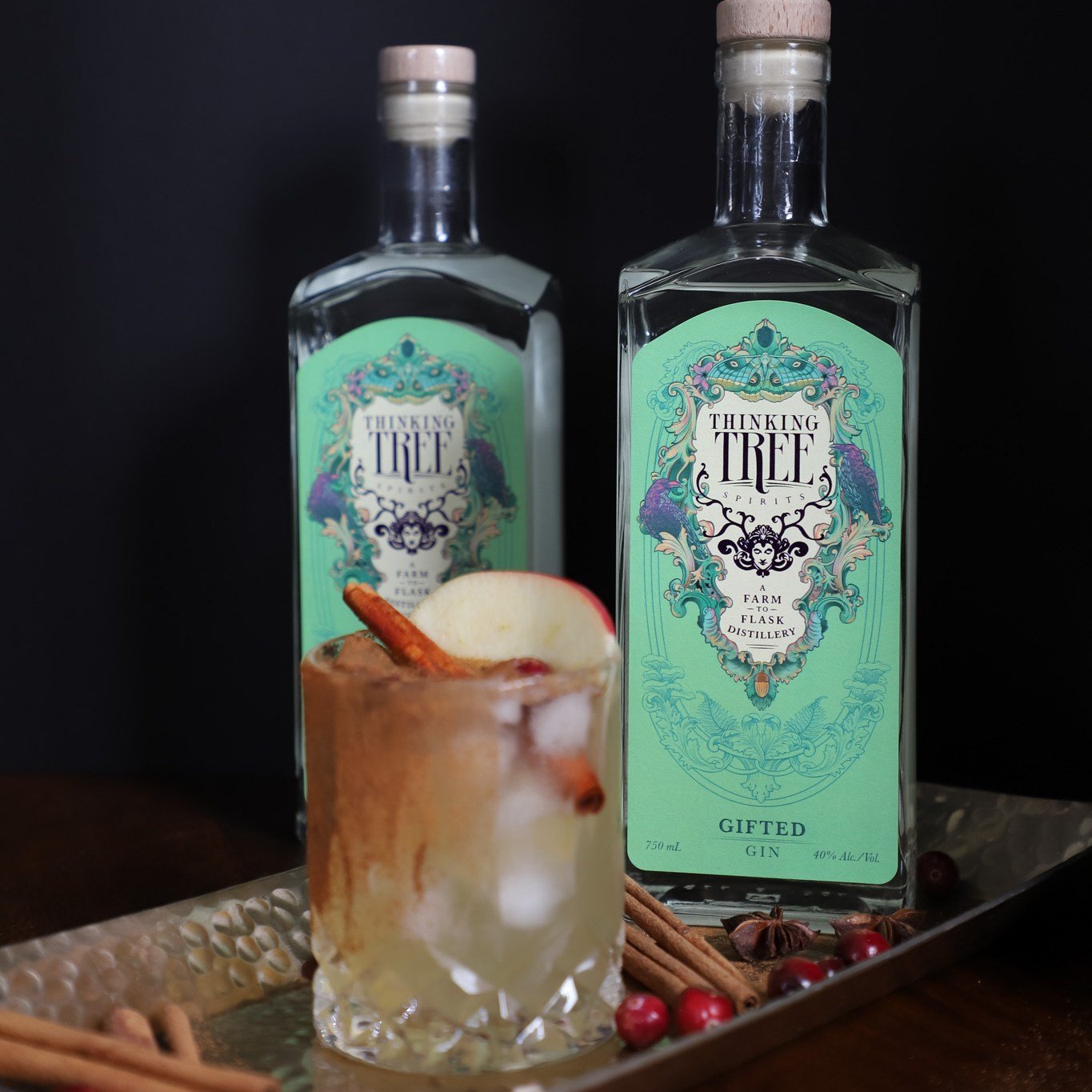 Spook up your Halloween this year with our Apple Cider Fizz! Recipe below 🎃✨ 

Build in glass- Mule mug or tumbler glass 

1 &frac12; oz Gifted Gin 
&frac12; oz Lemon juice 
3 oz apple cider 

Fill with ice 
Top with Ginger beer