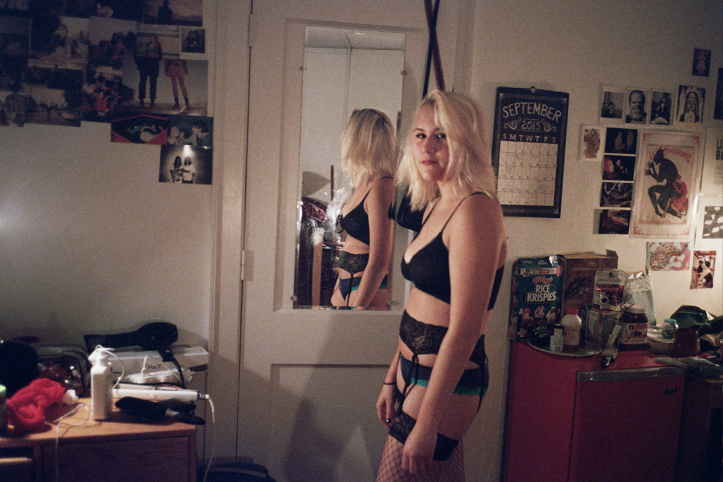   My Roommate Sara, 2015.    © Cameron Schiller  