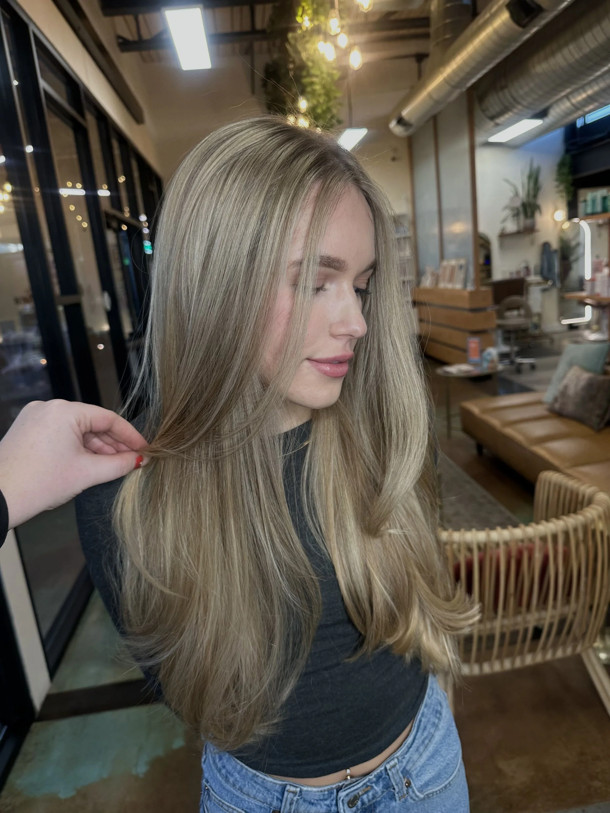 aurora-hair-stylist-abbie-dimensional-blonde-face-framing.jpg