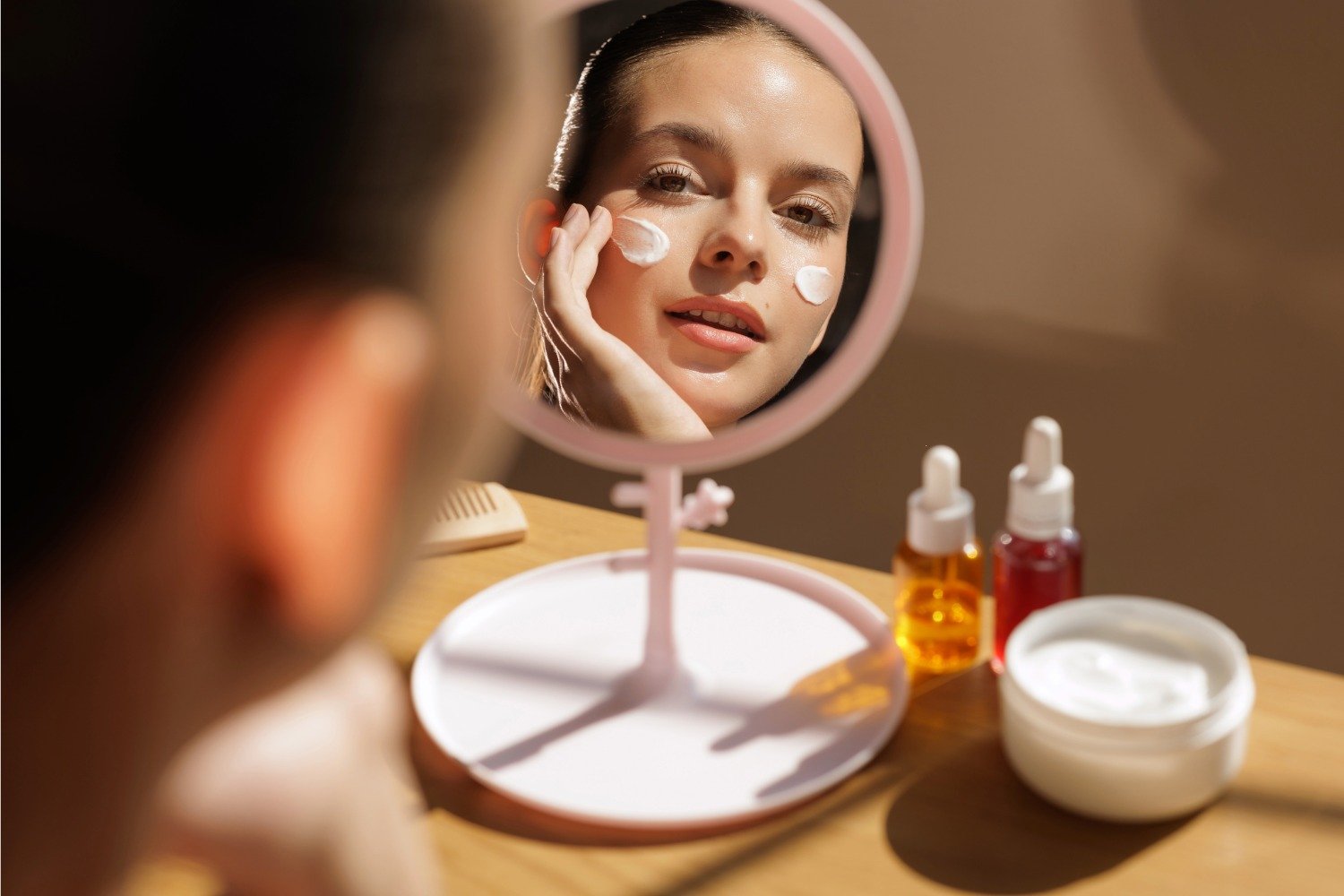How to Build a Simple AM/PM Skincare Routine: 7 Steps for Real Life