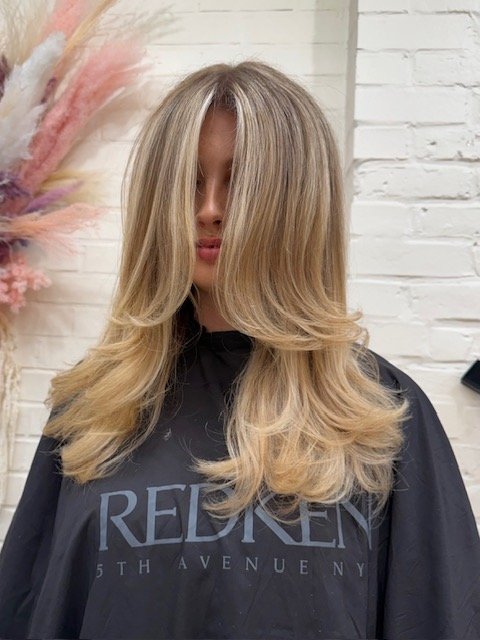 aurora-hairstylist-kelsey-farran-blonde-layered-haircut.jpg