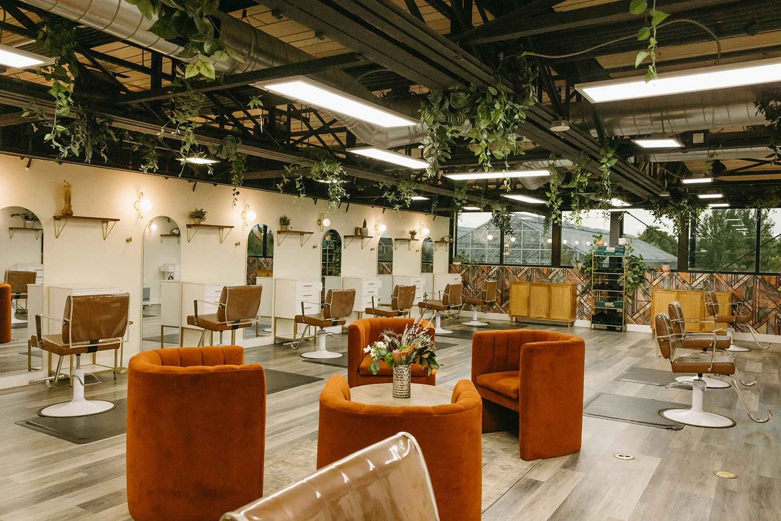 Discover Why Aurora Women Trust Clementines for the Perfect Color and Cut