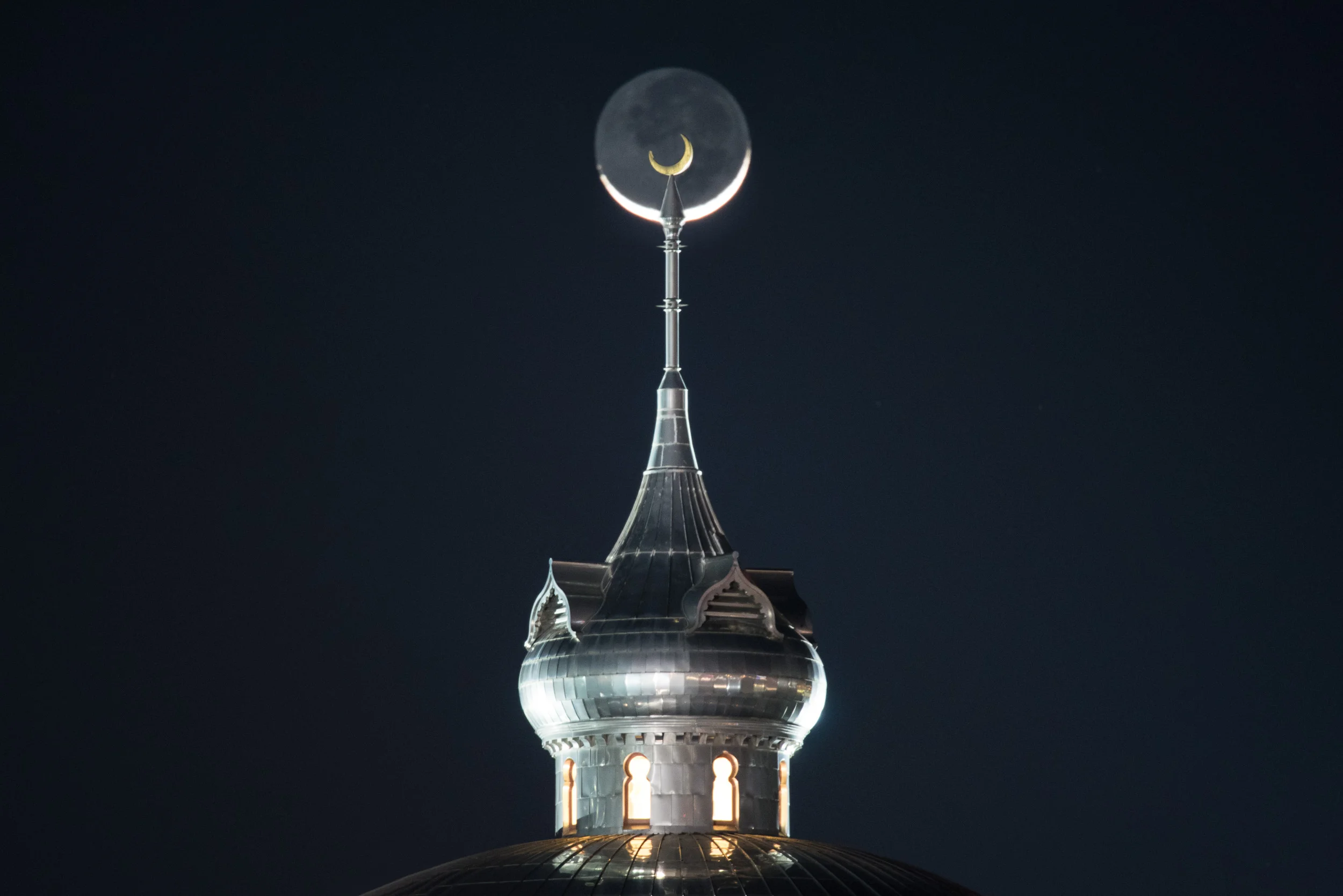 University of Tampa Earthshine
