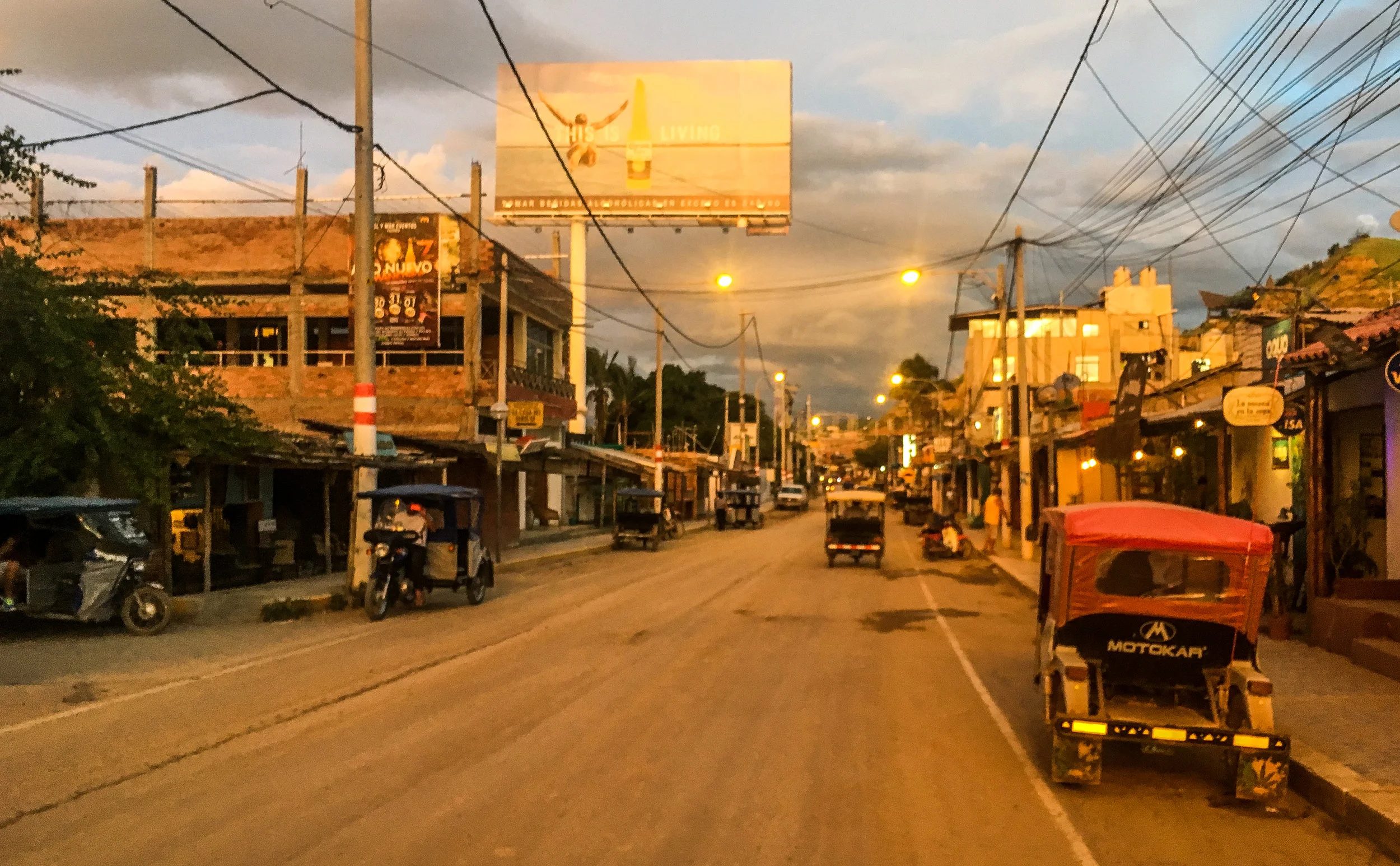DOWNTOWN - MANCORA, PERU