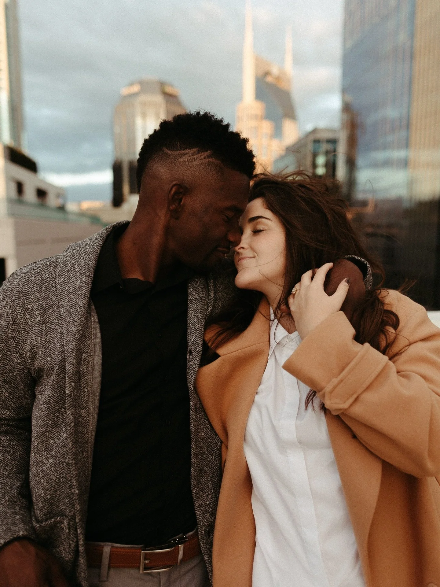 Right before the light disappeared #engaged #engagementphotography #engagement💍