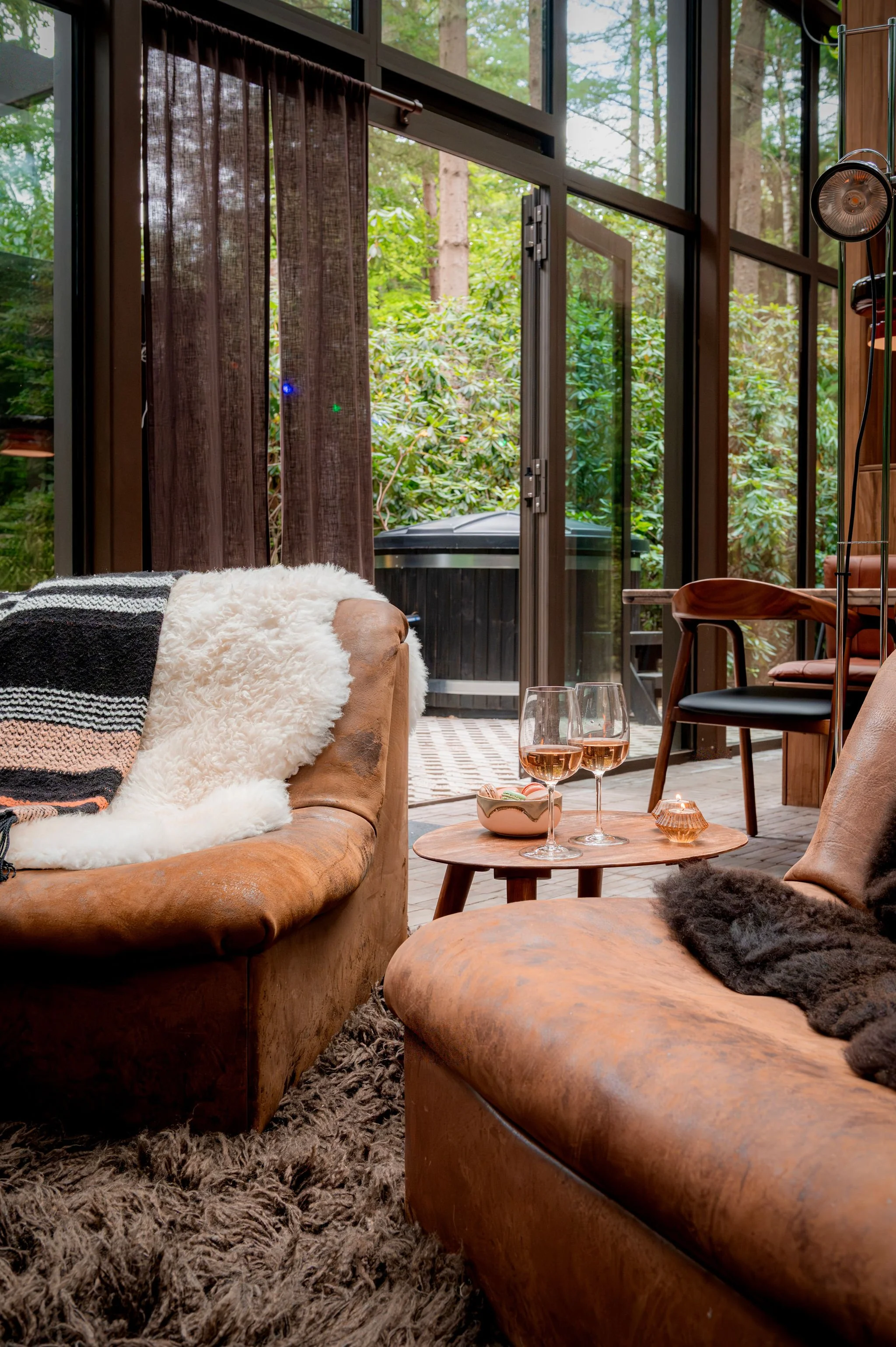 WhereSheGoesXGetawayDeluxeHetNest13.jpg