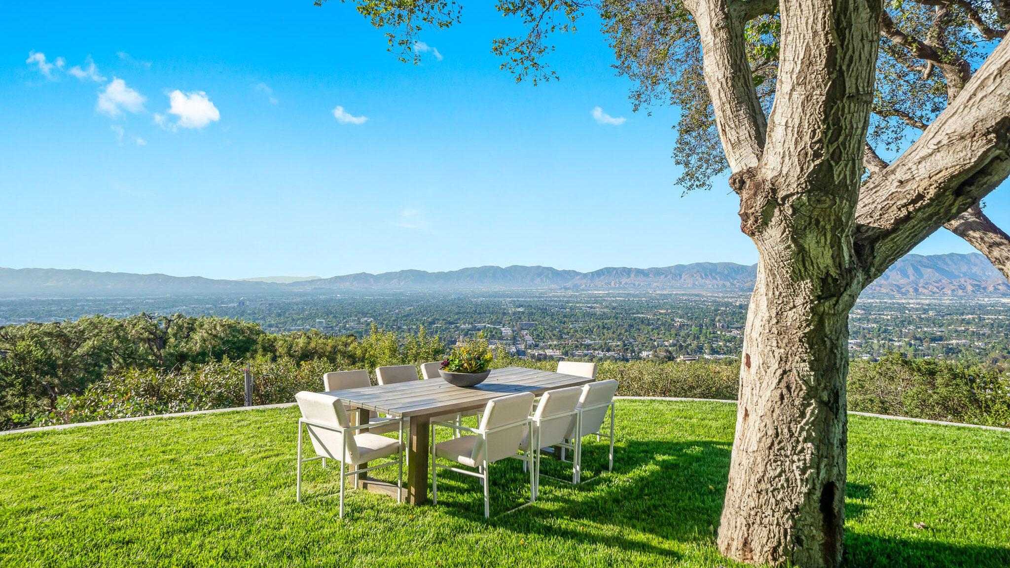 Sky Resize- 14 outdoor dining.jpg