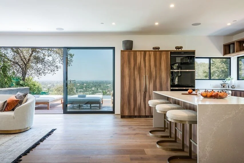 Interior shots of our Berry Drive development.
Simple, uncomplicated design. Oak, walnut, conscientiously placed transoms.