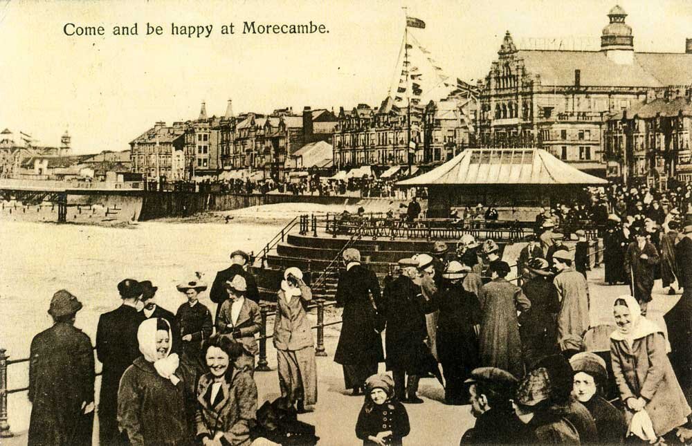 a-crowd-on-a-postcard-from-the-1920s.jpg