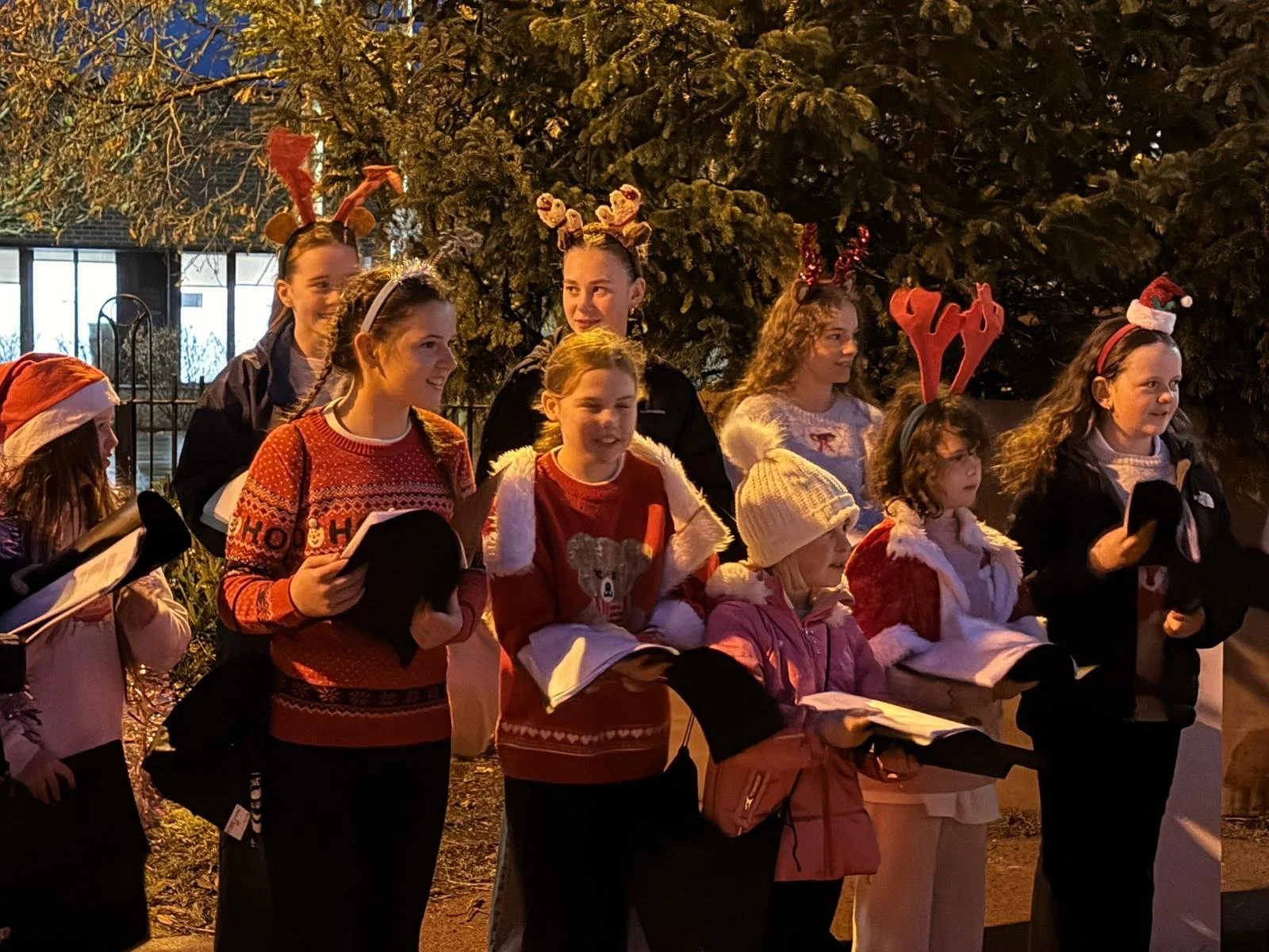 Christmas choir- Singing ITW.jpg