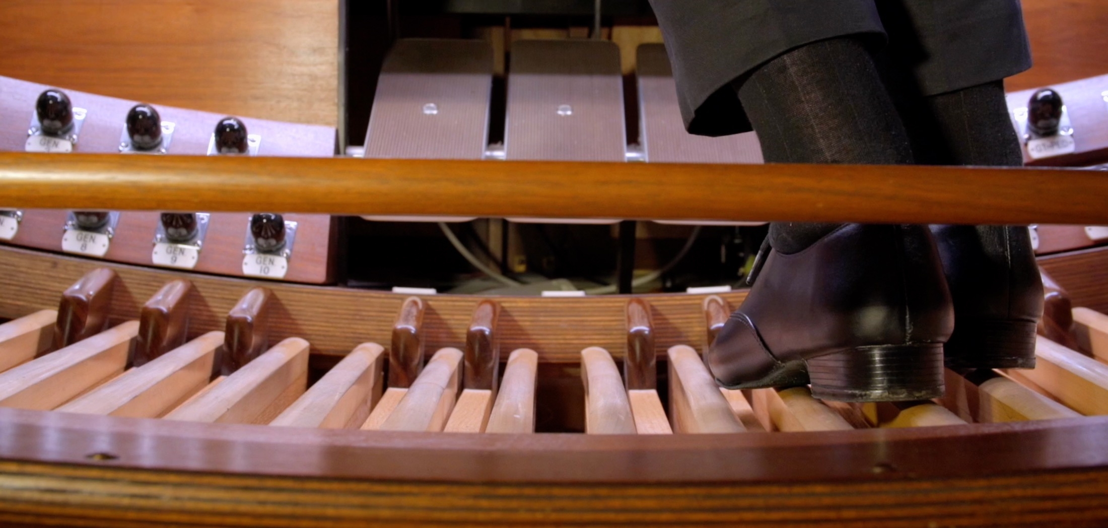 Skinner-Pipe-Organ-Op-414-Pedalboard-Chicago.jpg