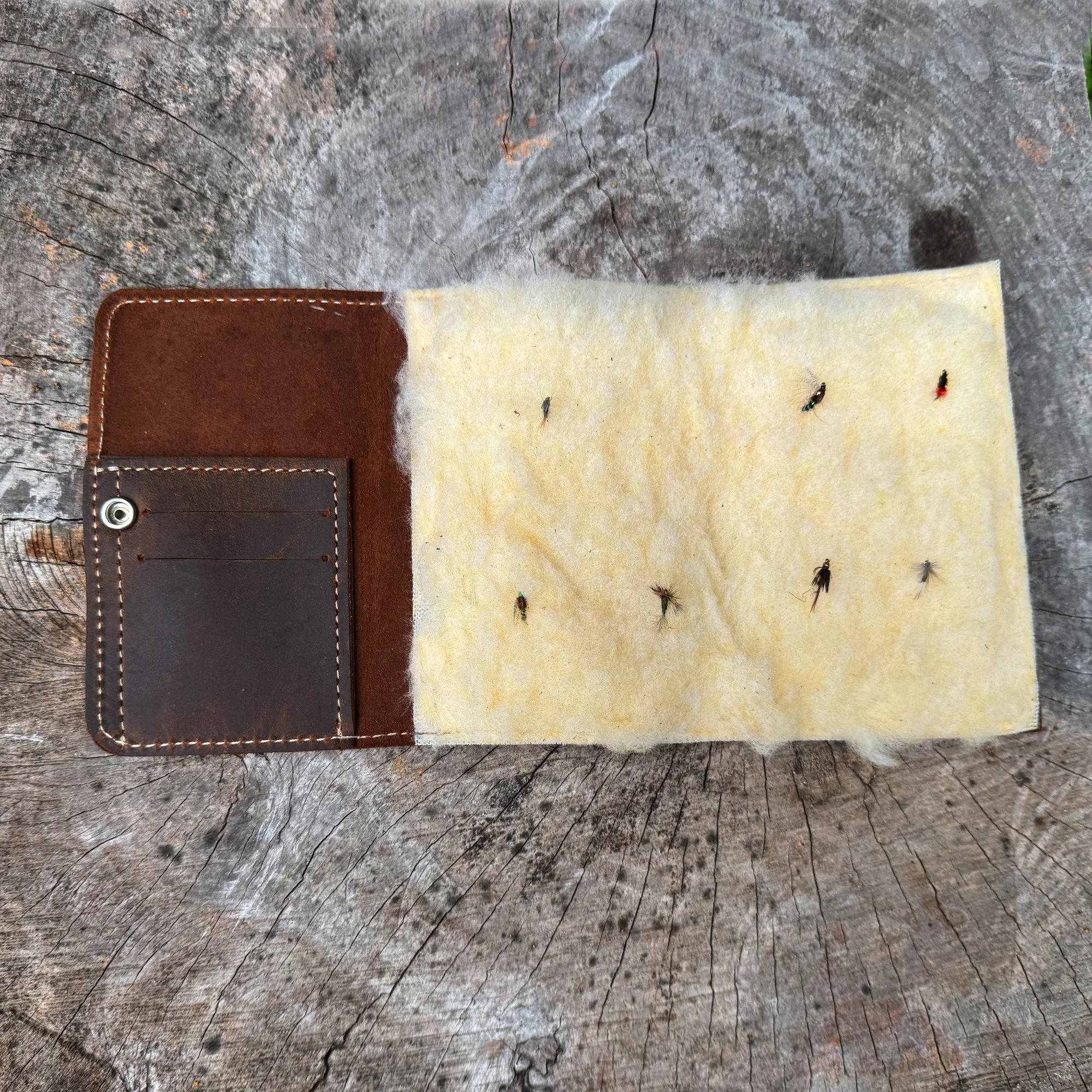 Leather-Fly-fishing-wallet-handmade-for-flytying-flyfishing-wayward_0003_IMG_3449.jpg