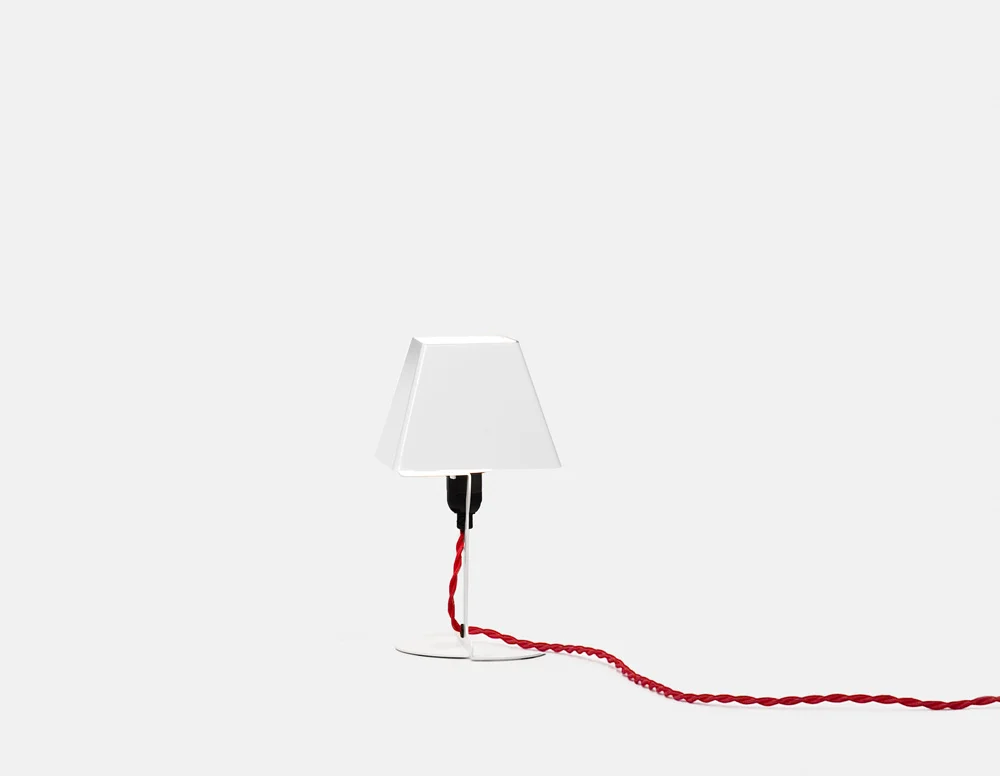 FOLD_T1_signal-white_01_Alexander-Taylor_©PeterGuenzel_EstablishedSons_72dpi-1.jpg
