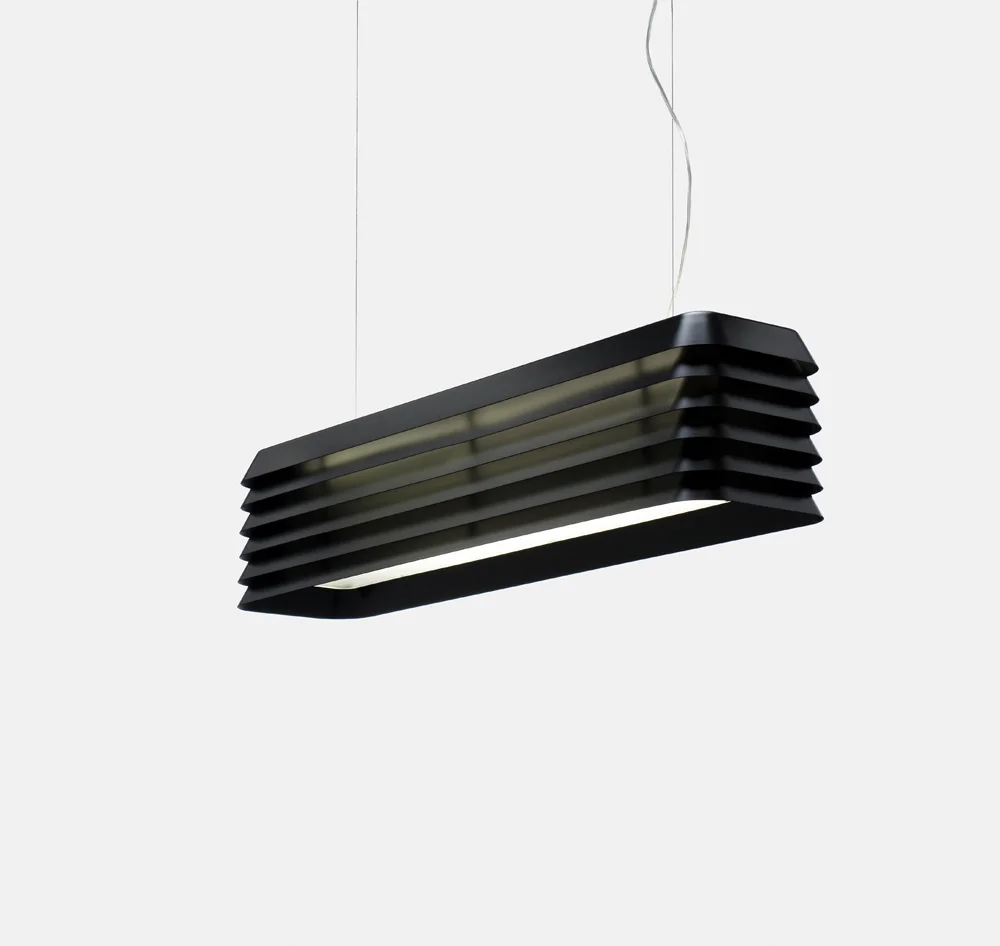 LOUVRE-LIGHT_S1_anodised-black_02_KlauserCarpenter_©PeterGuenzel_EstablishedSons_72dpi-1.jpg