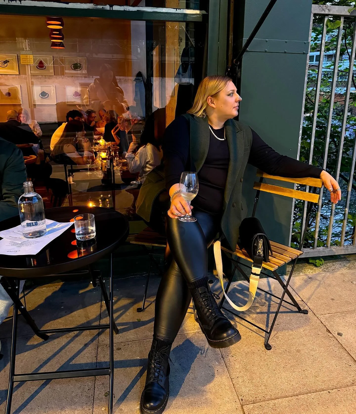 Always happiest with a wine glass in her hand. 
(P.S. London, I love you)

📸: by the best Creative Director in the game @alexandralydney ❤️