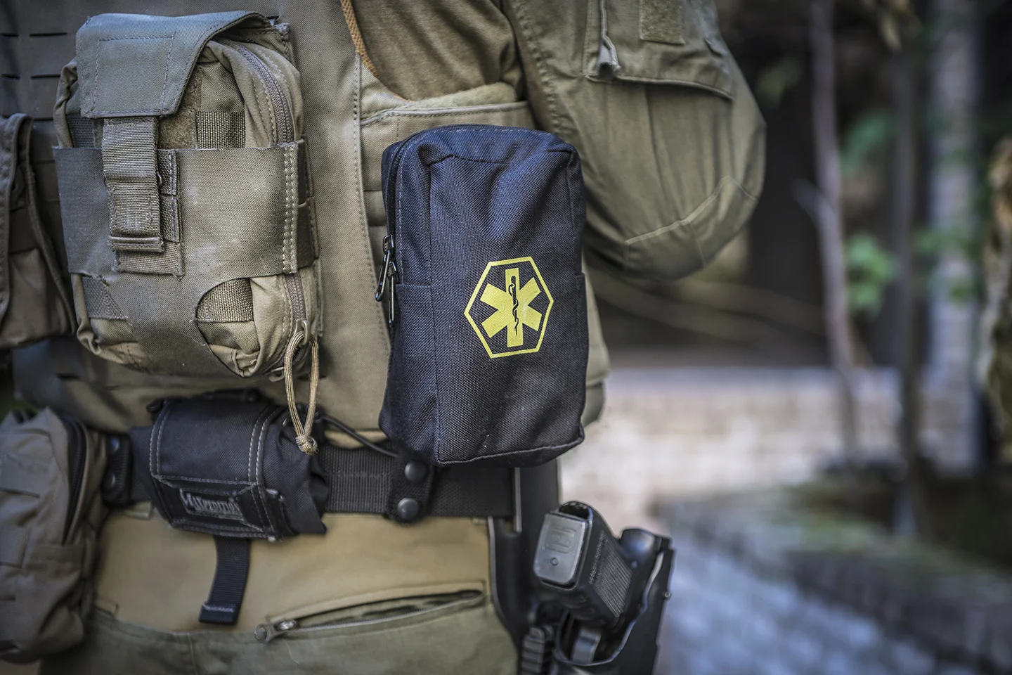 Blk-yellow-medkit01-4500-web.jpg