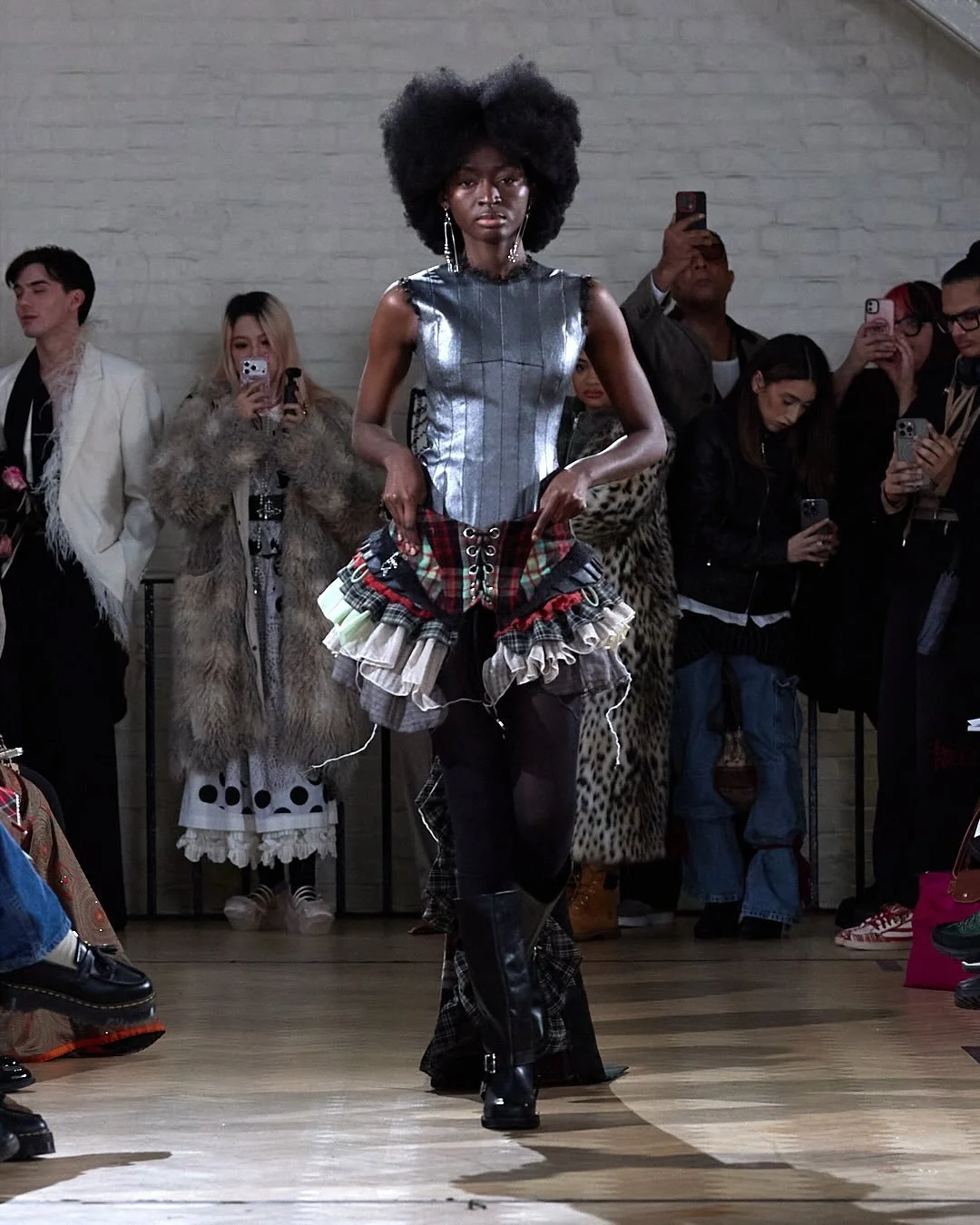 FASHION DESIGNER @louise_lx 

Fashion Collective @salfordfashiondesign

Show Production @richardthornn
Production team @theofficialisobe @logunscr33n @fre4knsty @mei_19478 
Runway images @oogunshakin 
Makeup by @beccisbrushes for AOFMPro @aofmakeup @