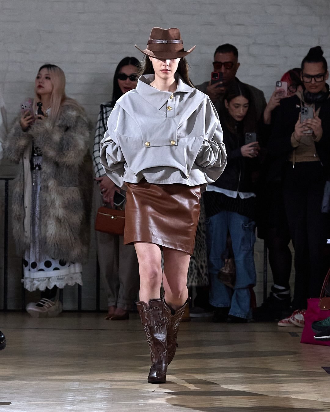 FASHION DESIGNER @khadijaadda_ 

Fashion Collective @salfordfashiondesign

Show Production @richardthornn
Production team @theofficialisobe @logunscr33n @fre4knsty @mei_19478 
Runway images @oogunshakin 
Makeup by @beccisbrushes for AOFMPro @aofmakeu