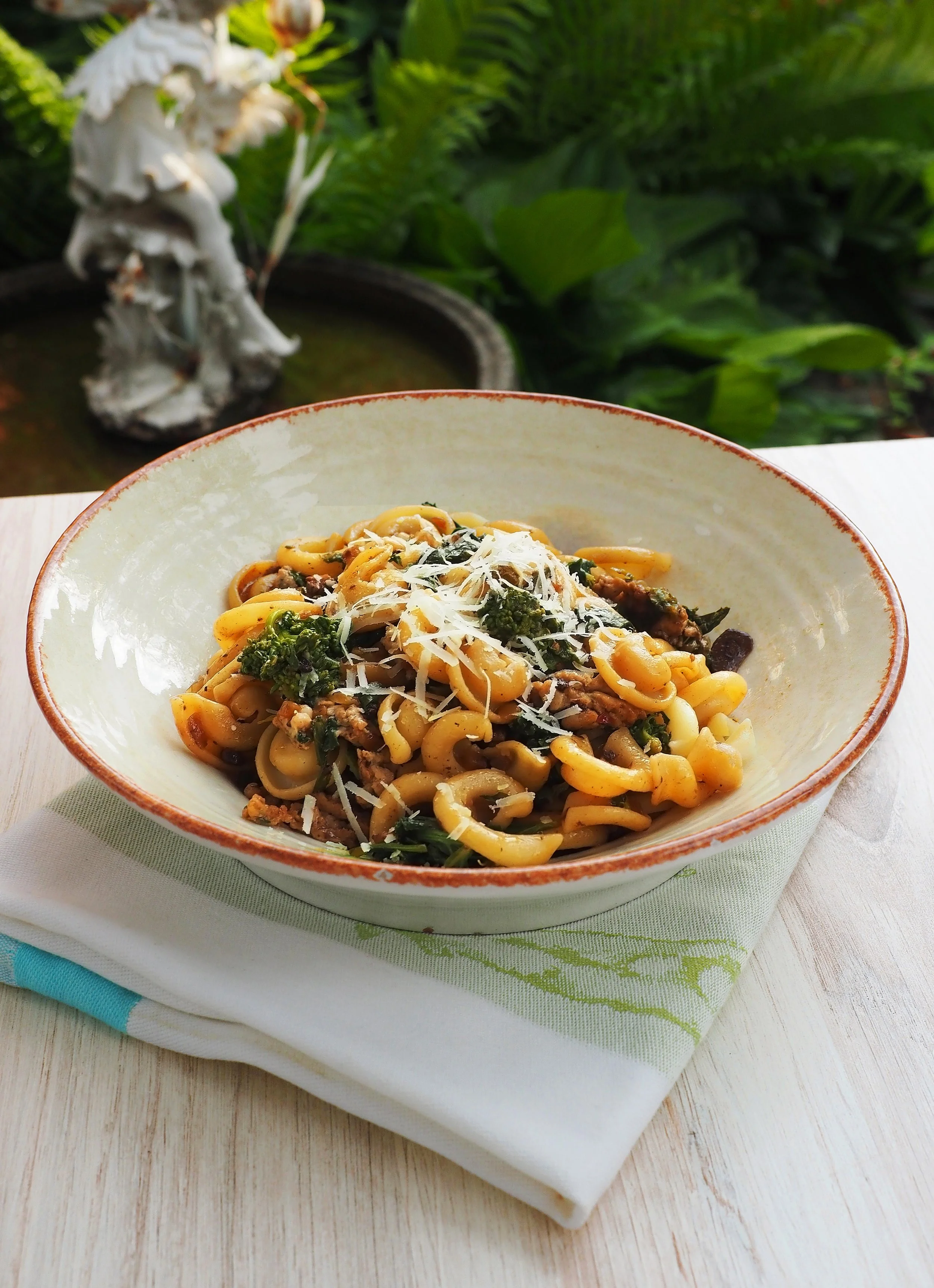Pasta con Salsiccia e Broccoli Rabe (Pasta with Sausage and Broccoli Rabe)