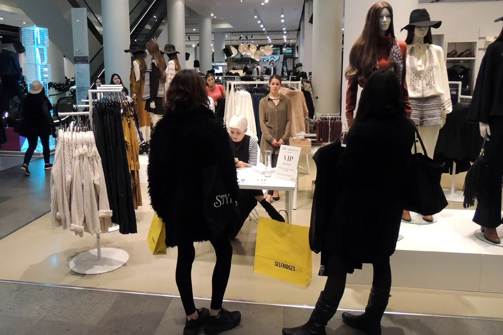 H&M+Selfridges_circle+agency_retouched_Willa3web.jpg