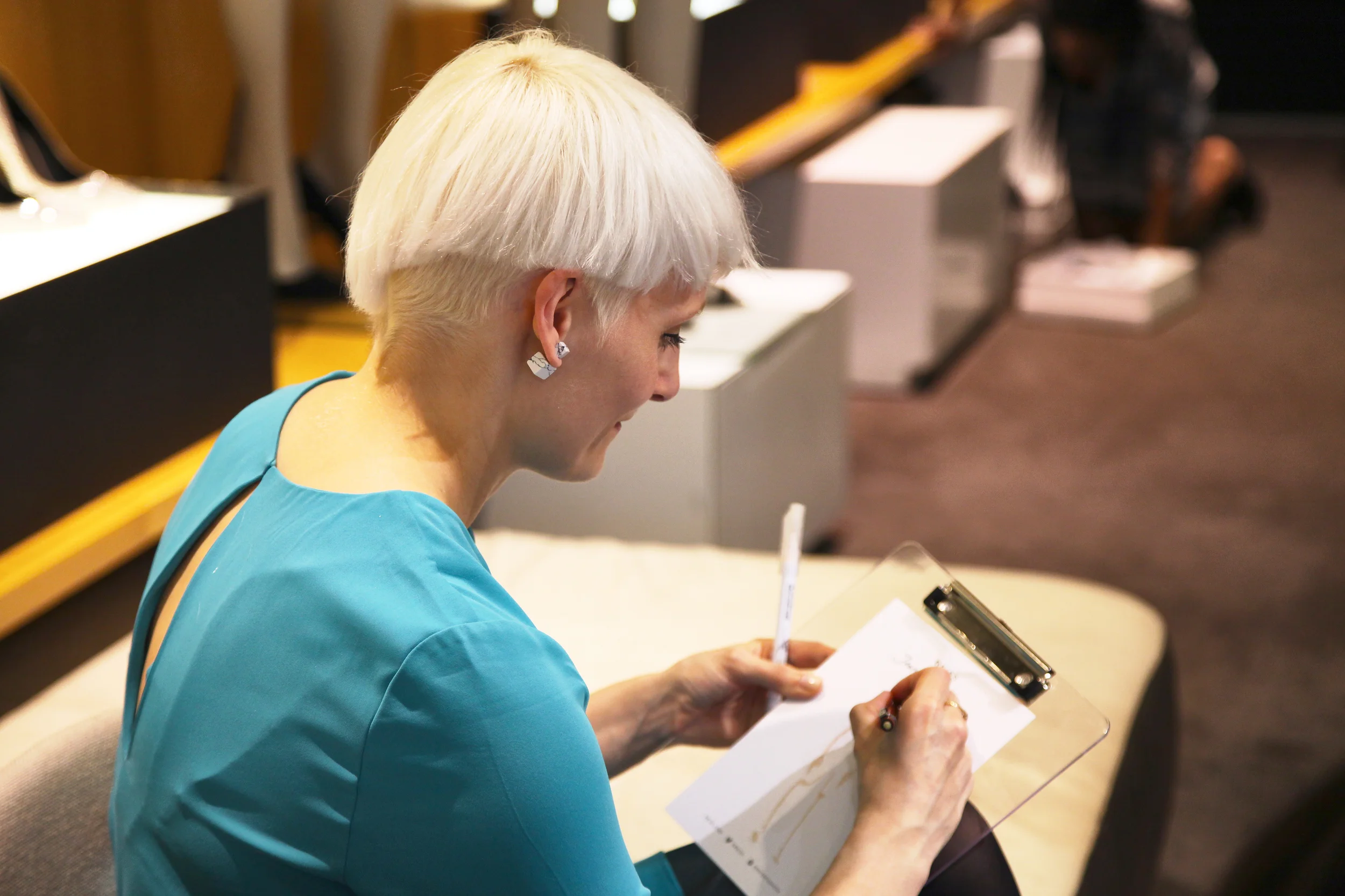 Willa Gebbie live fashion illustration at Reiss AW16 with lilcollective