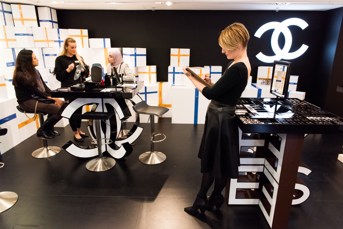 live illustration london - chanel harrods Willa Gebbie