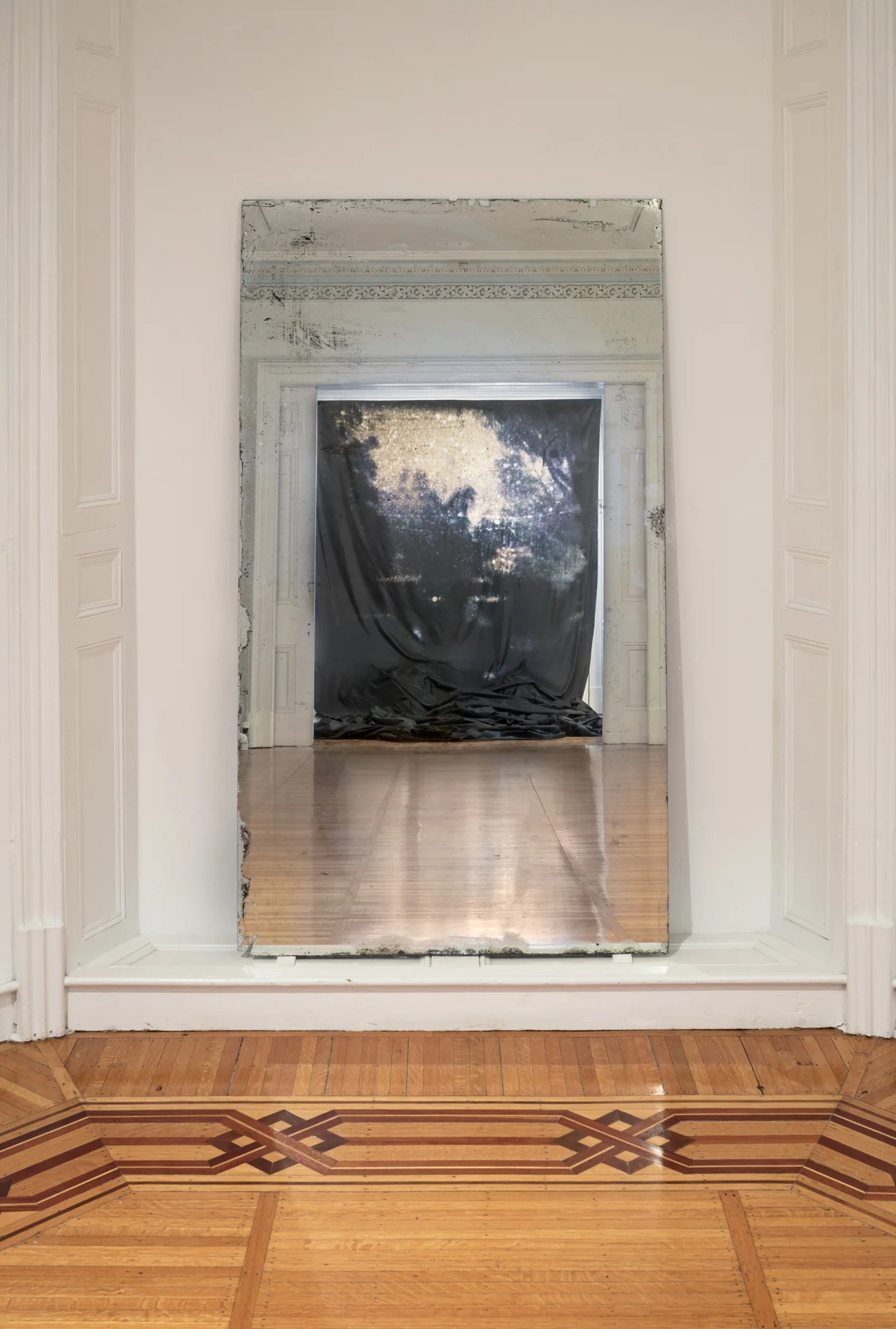 Mirror-silk-small.jpg