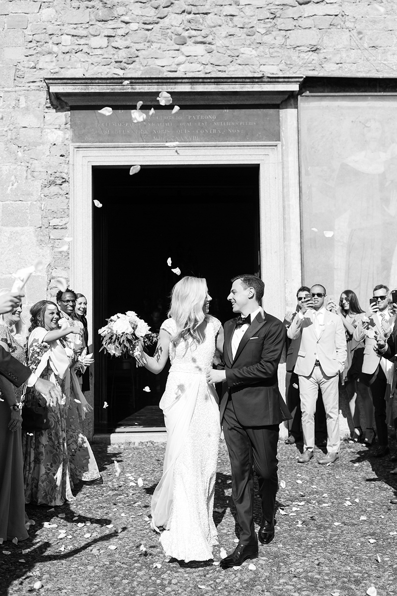 Is your first reaction that this picture is ruined because there's no flower archway?? Ugh, I knew it! 