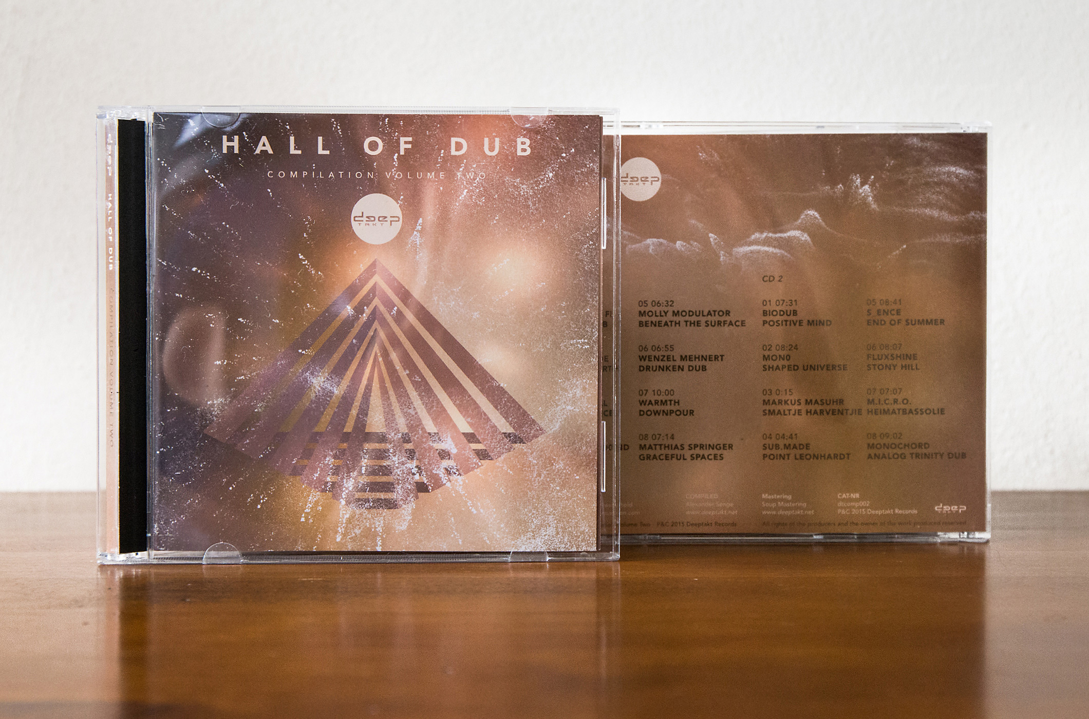 domrauschen_grafikdesign_deeptakt_CD-VA-Vol2_4.jpg
