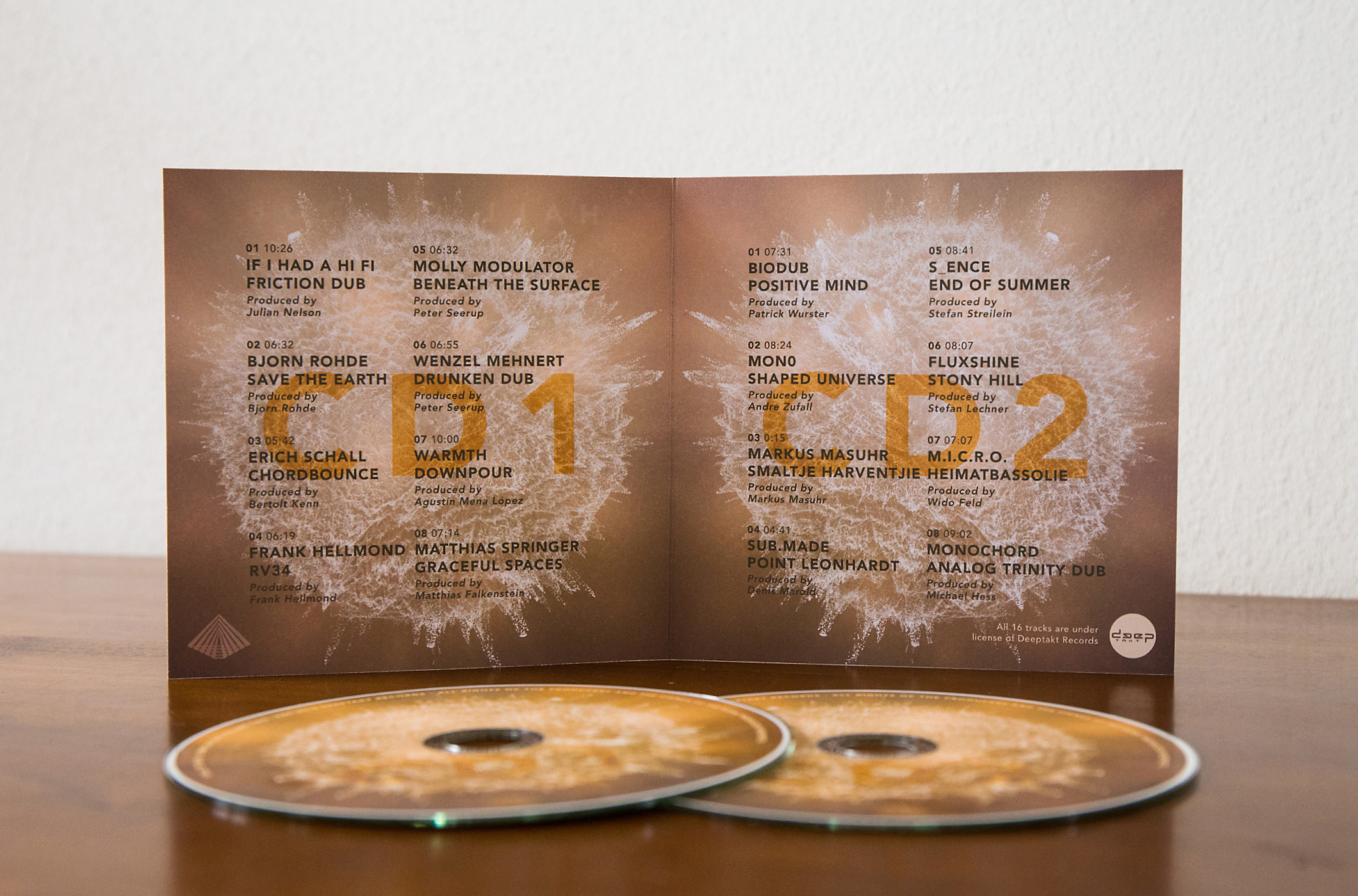 domrauschen_grafikdesign_deeptakt_CD-VA-Vol2_6.jpg