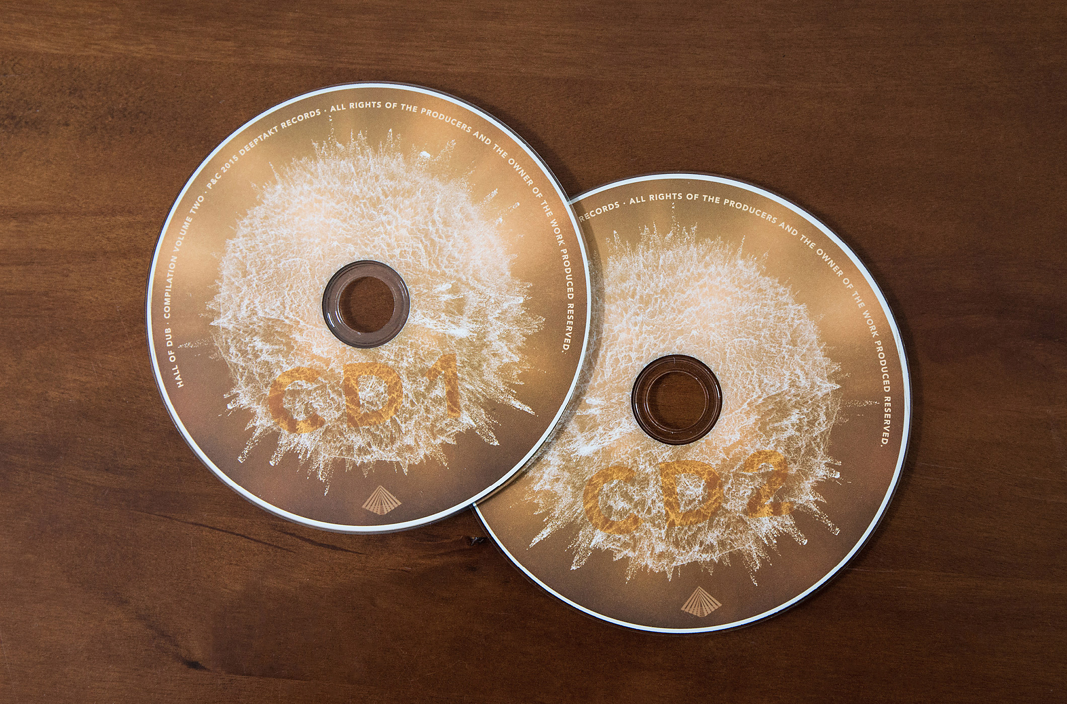 domrauschen_grafikdesign_deeptakt_CD-VA-Vol2_9.jpg