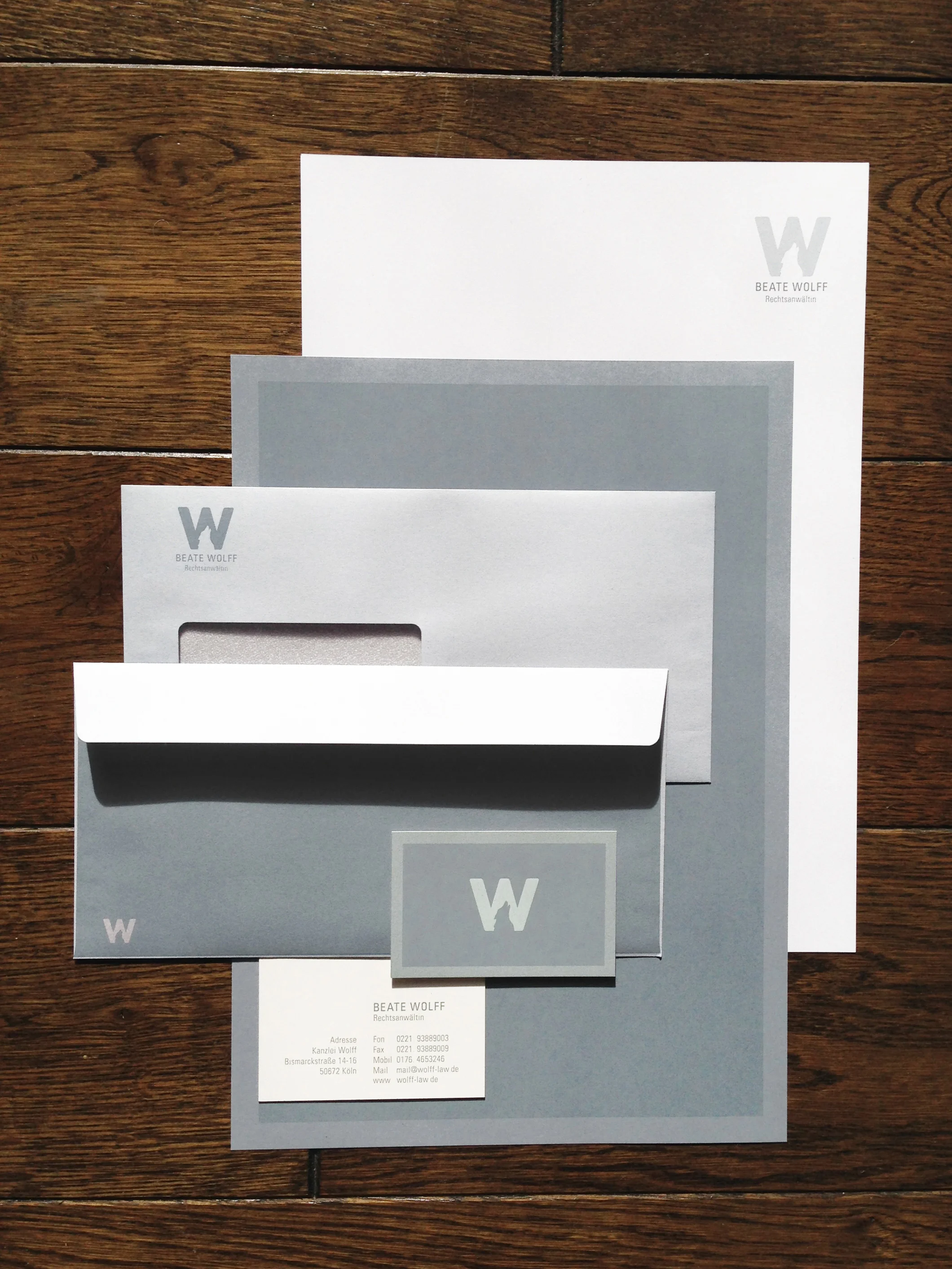 domrauschen_grafikdesign_kanzlei-wolff_02b.jpg