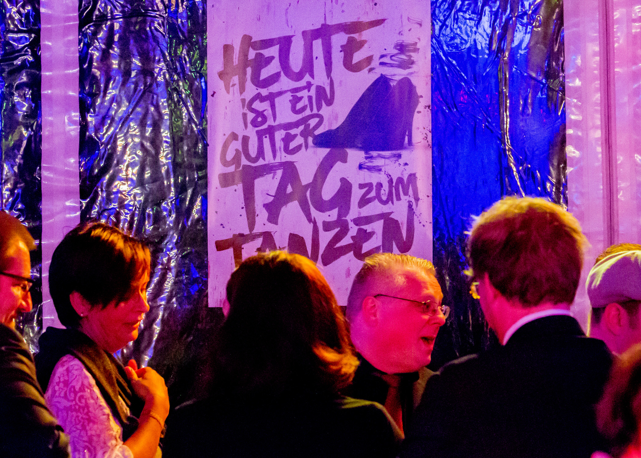 Domrauschen_Grafikdesign_Kampagne_Hochzeit_Misa_17.jpg