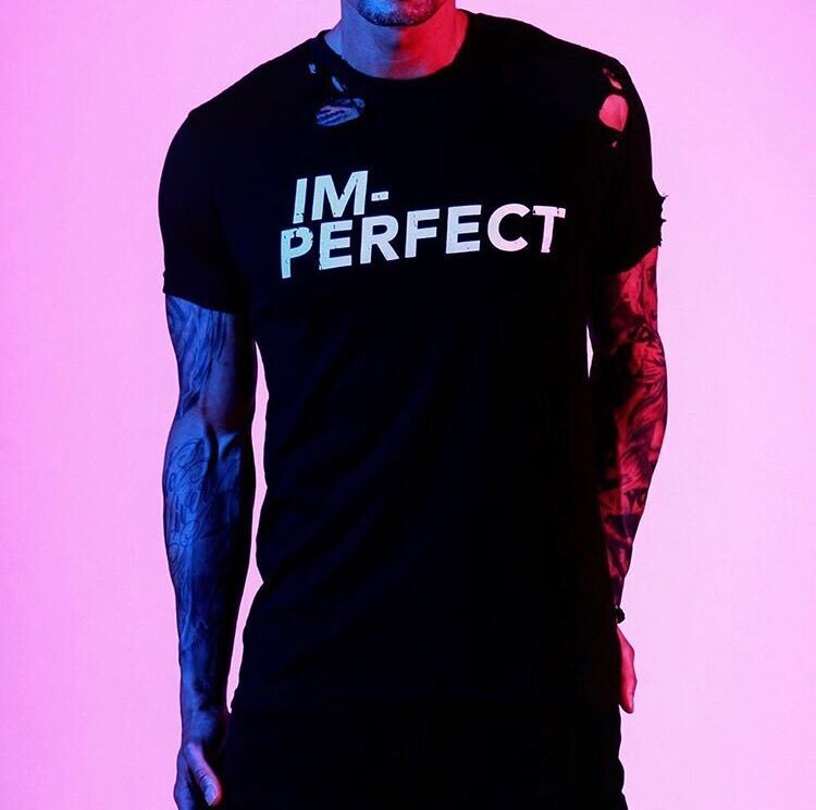 I&rsquo;m perfect or ... imperfect? New @shopprettyugly line #shotatfairway. 20% of sales are donated to @projsemicolon ; a nonprofit serving those who struggle with mental illness, suicide and addiction.
.
.
.
.
.
#fairwaystudios #studioshoot #studi