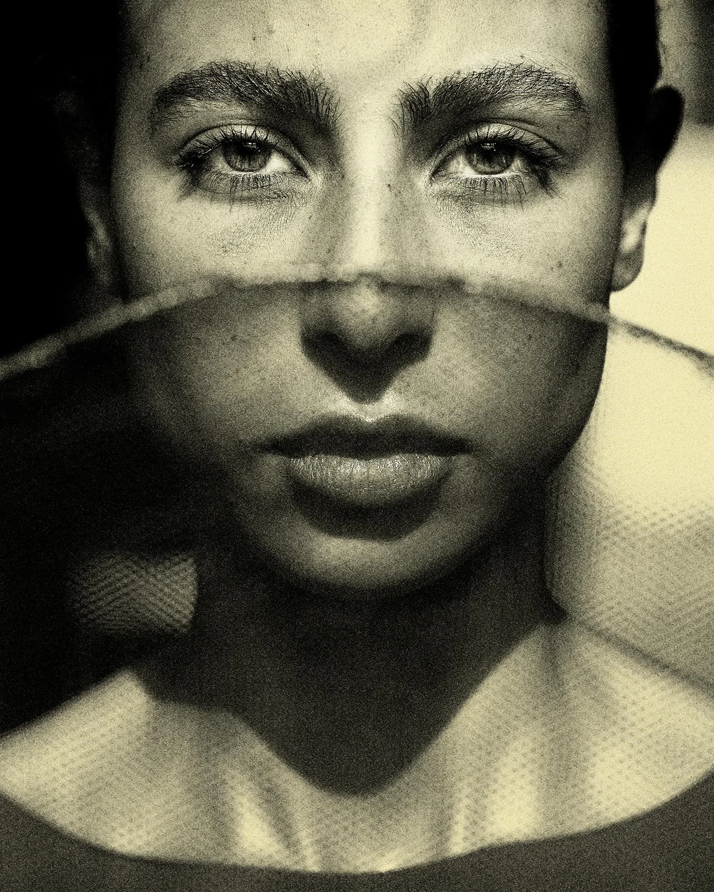 &lsquo;Beware the Dog- إحترس من الكلب&rsquo;; 
new work 2025 out now! 

Photographer &amp; Art director: @bassam_allam 
Model: @yasminehany__ @unnmodels 
Makeup artist: @kikibeautique
Styling: @ahmedwsorour @deenaelrayan

42C sun on a rooftop in old 