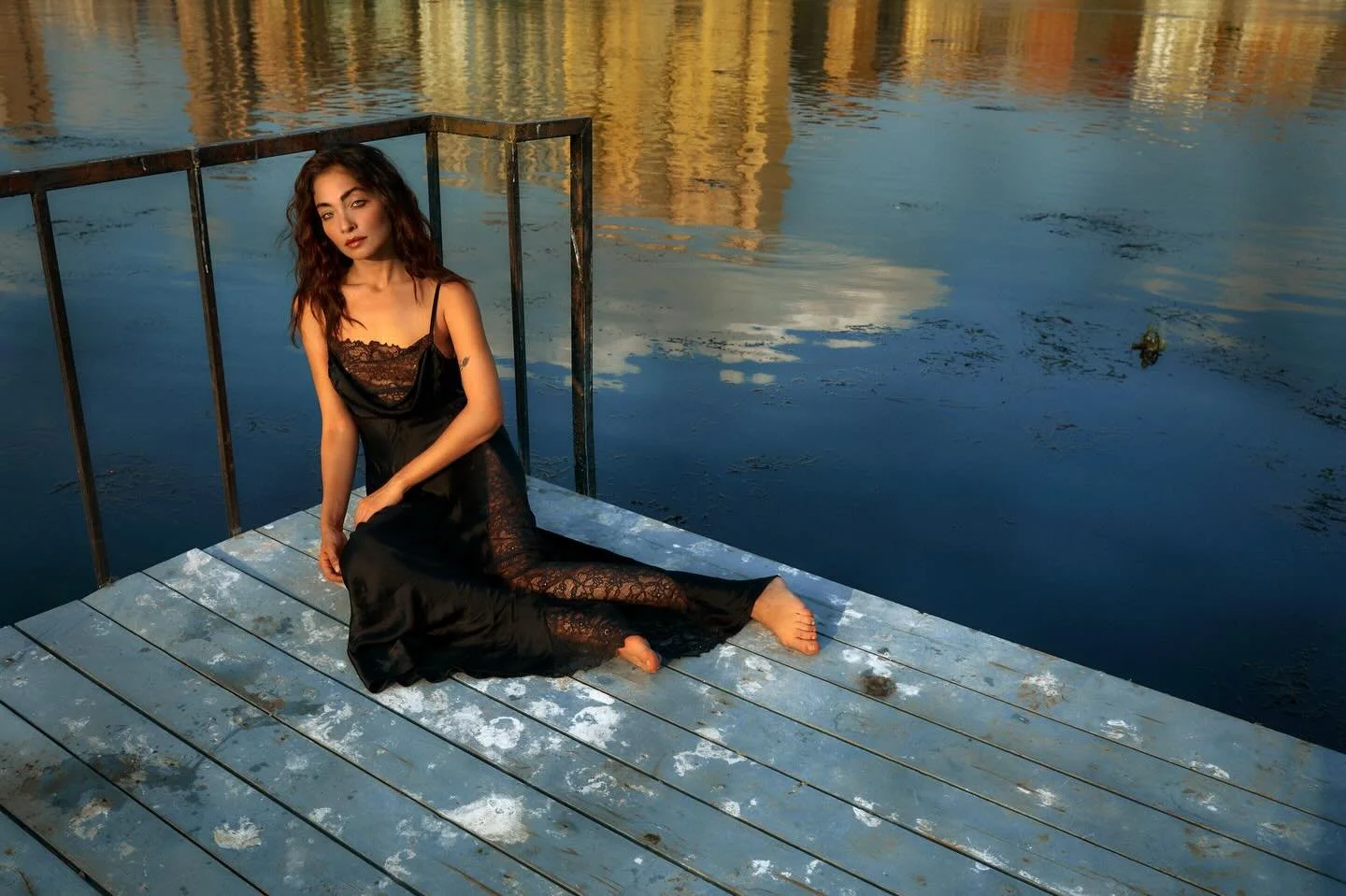 An island on the Nile with @sheroukfarid 

hair: @minaaamounir 
makeup: @dianaharby