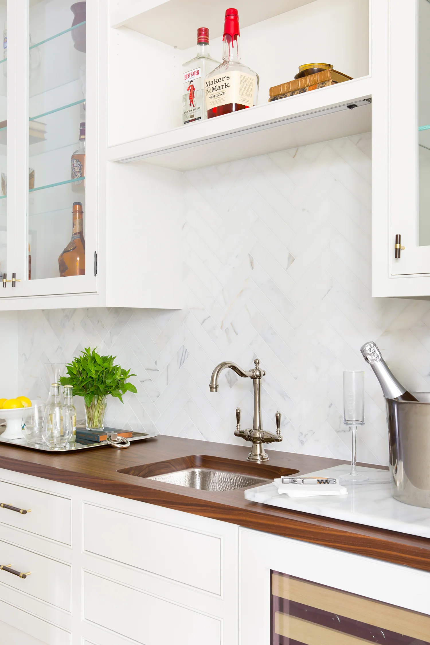 27-Wet bar.jpg