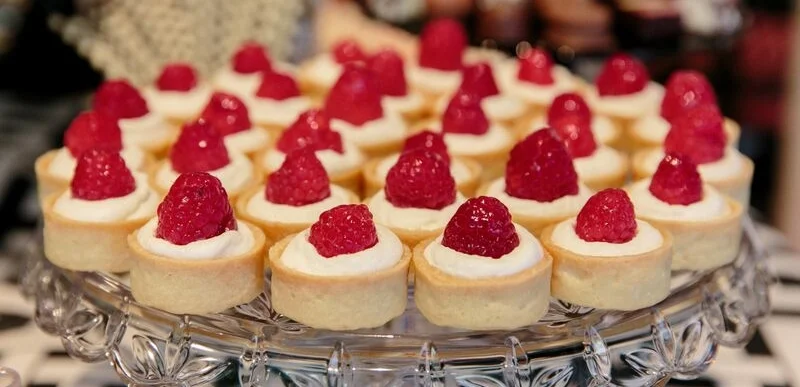 raspberry mascarpone tarts.jpg