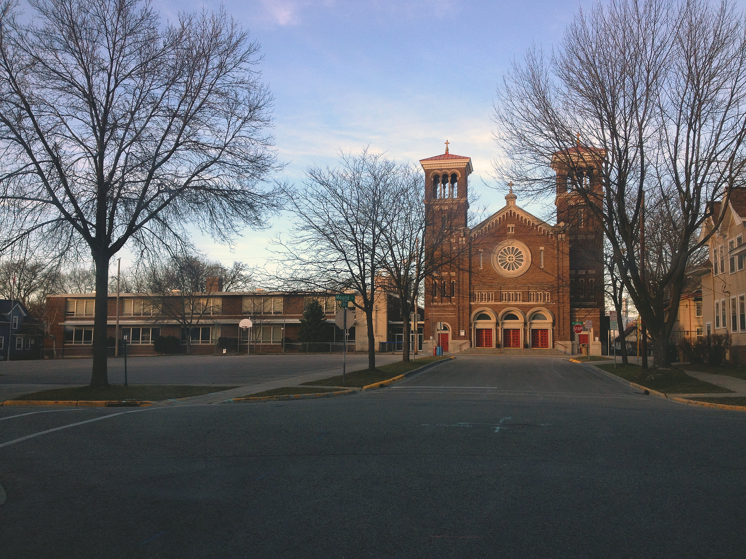 holly avenue designs st. james catholic school photography photo shoot outside