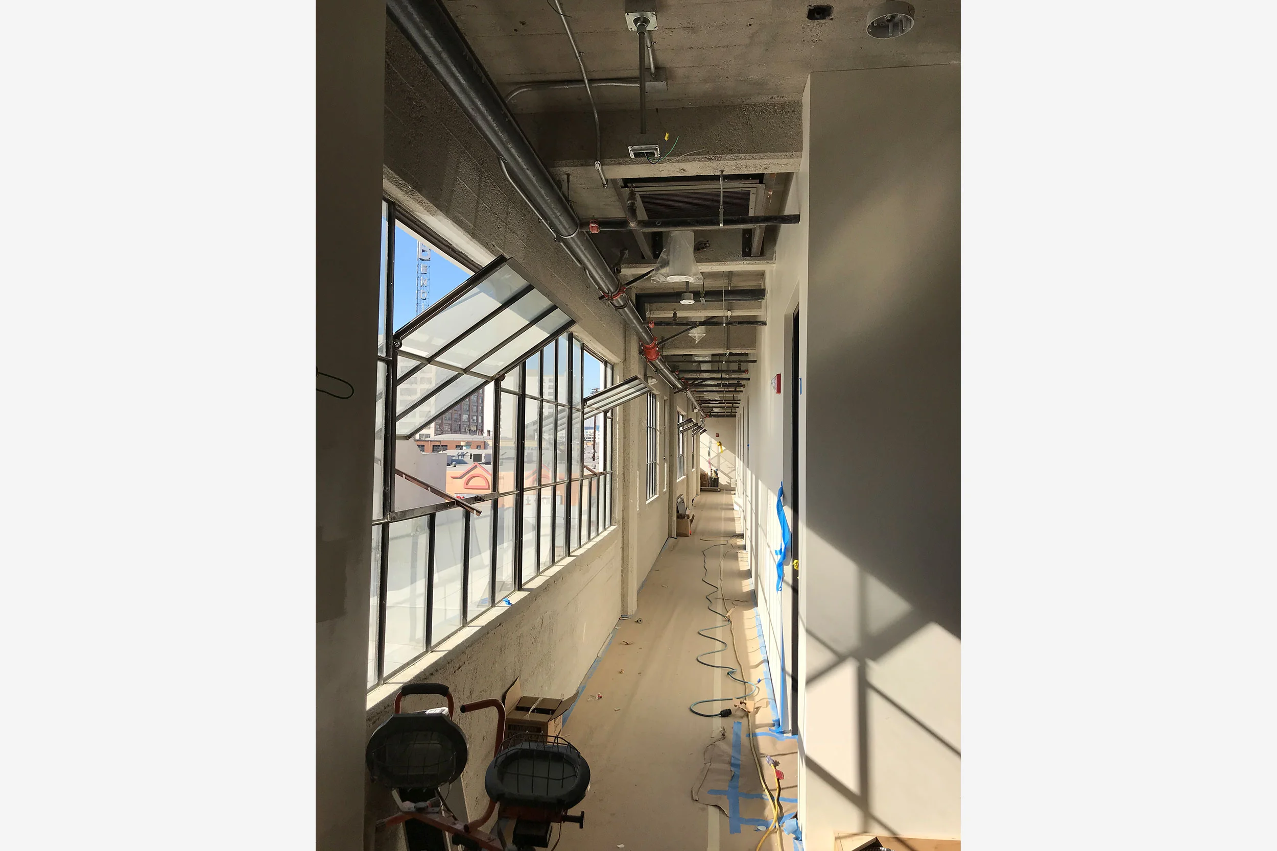 cur_incnstr_newco16_07.jpg