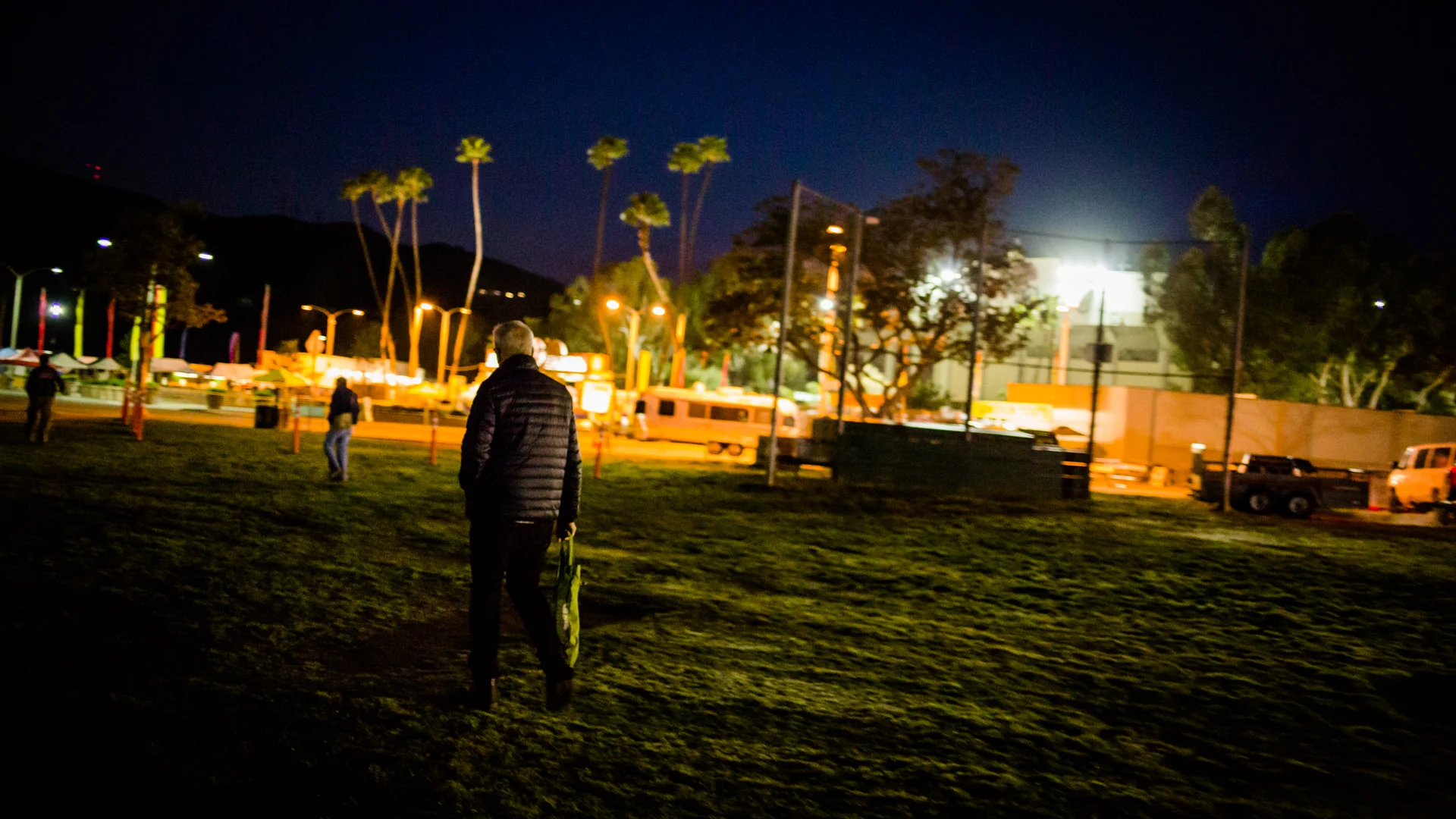 Jim found his parking very quickly and we started walking towards the swap meet. His steps are quick and swift in that cold morning. I can sense that he is really excited to be there. He was on a mission.