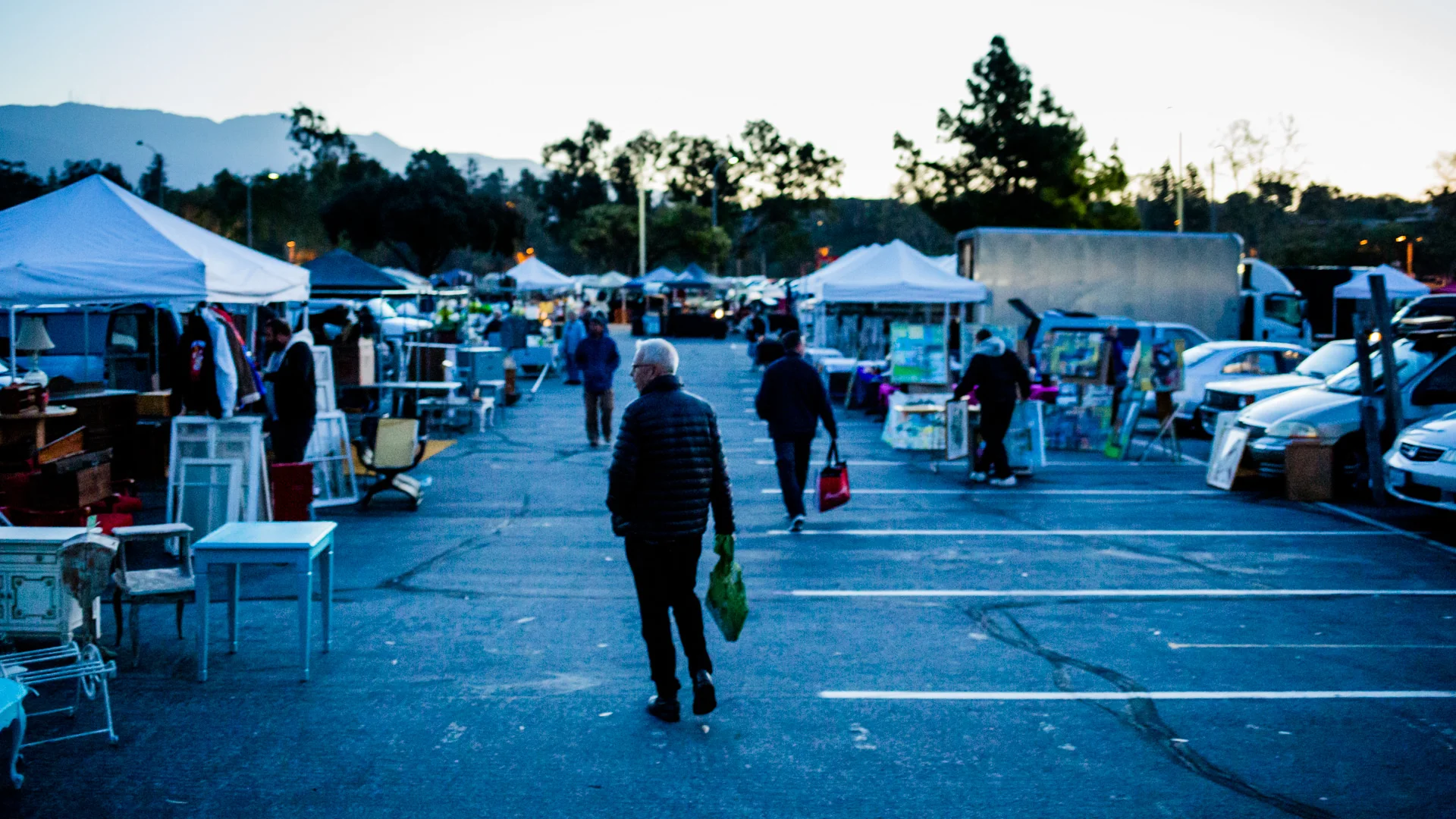 Jim_heimann_Pasadena_flea_market.jpg