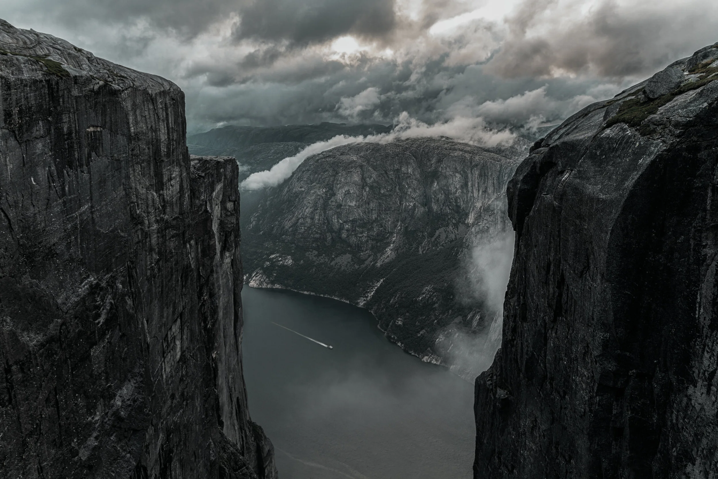 Kjeragbolten | Lysefjord | Norway