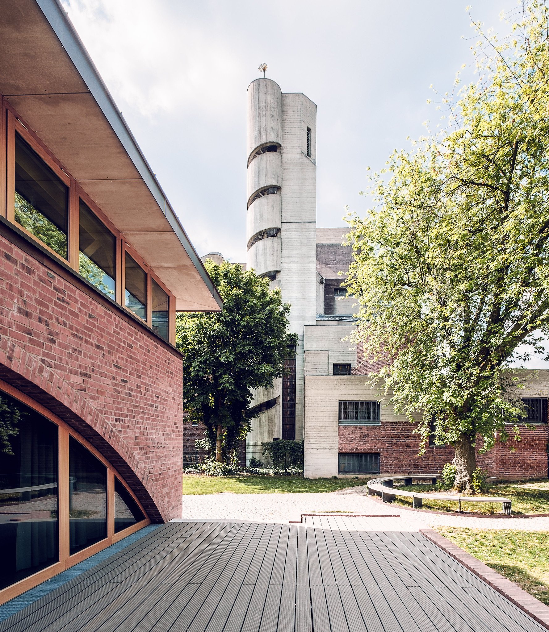 Schulerweiterung und Wohnen | Köln by LRO Architekten