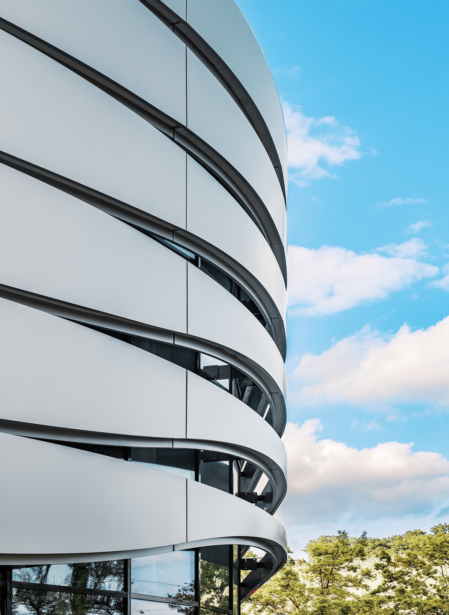 Porsche Design Tower by Bülow AG 