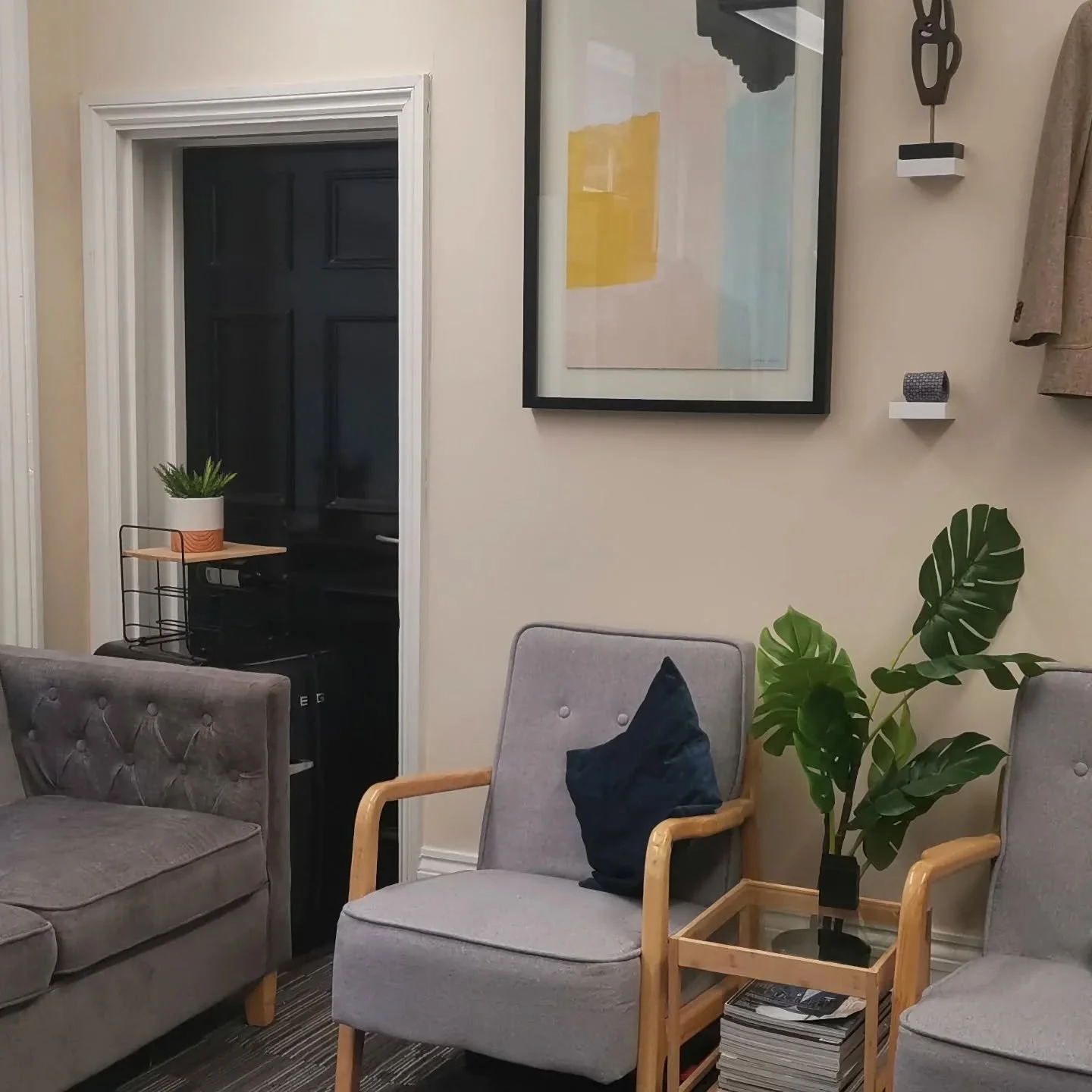 That's a wrap.  Temple Street is no more.
It will always have a special place in my heart.  It was our first premises and was a leap of faith at the time. 
Worked out great but all good things must end and moving now is the right thing to do.
We w