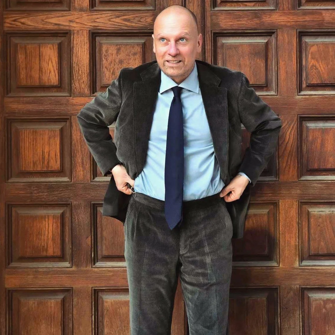 @drago_lanificioinbiella &quot;Skyfall&quot; cotton and wool corduroy suit from our seasonal cloth collection.

Made up in a light-touch construction with no internal padding.

#colmoretailors
#bespoke
#bespokesuit
#drago
#colmorerow